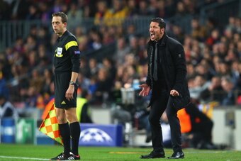 BARCELONA, SPAIN - APRIL 01:  Diego Simeone, coach of Club Atletico de Madrid shouts instructions during the UEFA Champions League Quarter Final first leg match between FC Barcelona and Club Atletico de Madrid at Camp Nou on April 1, 2014 in Barcelona, Sp