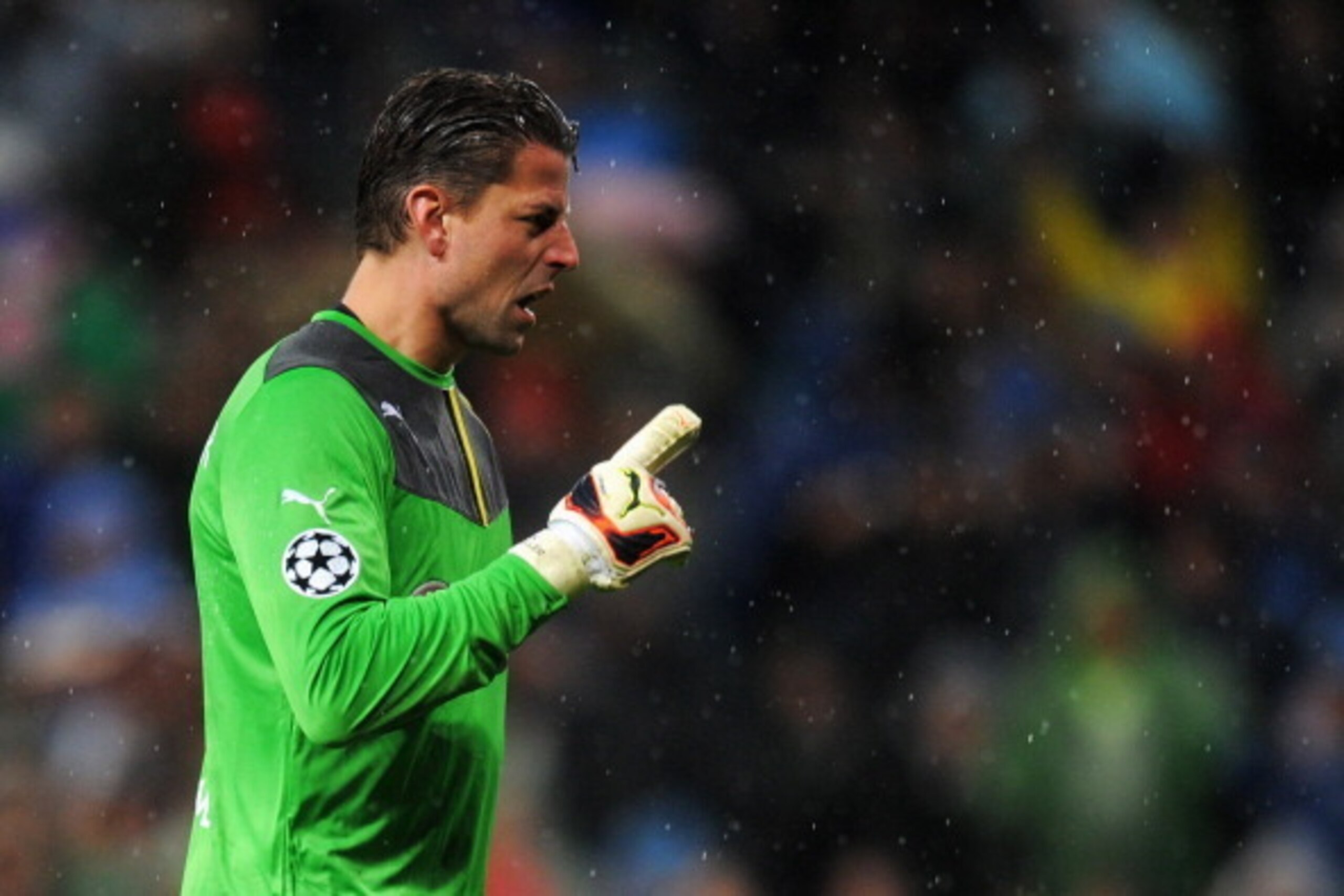 MADRID, SPAIN - APRIL 02: Roman Weidenfeller of Borussia Dortmund reacts during the UEFA Champions League Quarter Final first leg match between Real Madrid and Borussia Dortmund at Estadio Santiago Bernabeu on April 2, 2014 in Madrid, Spain.  (Photo by De