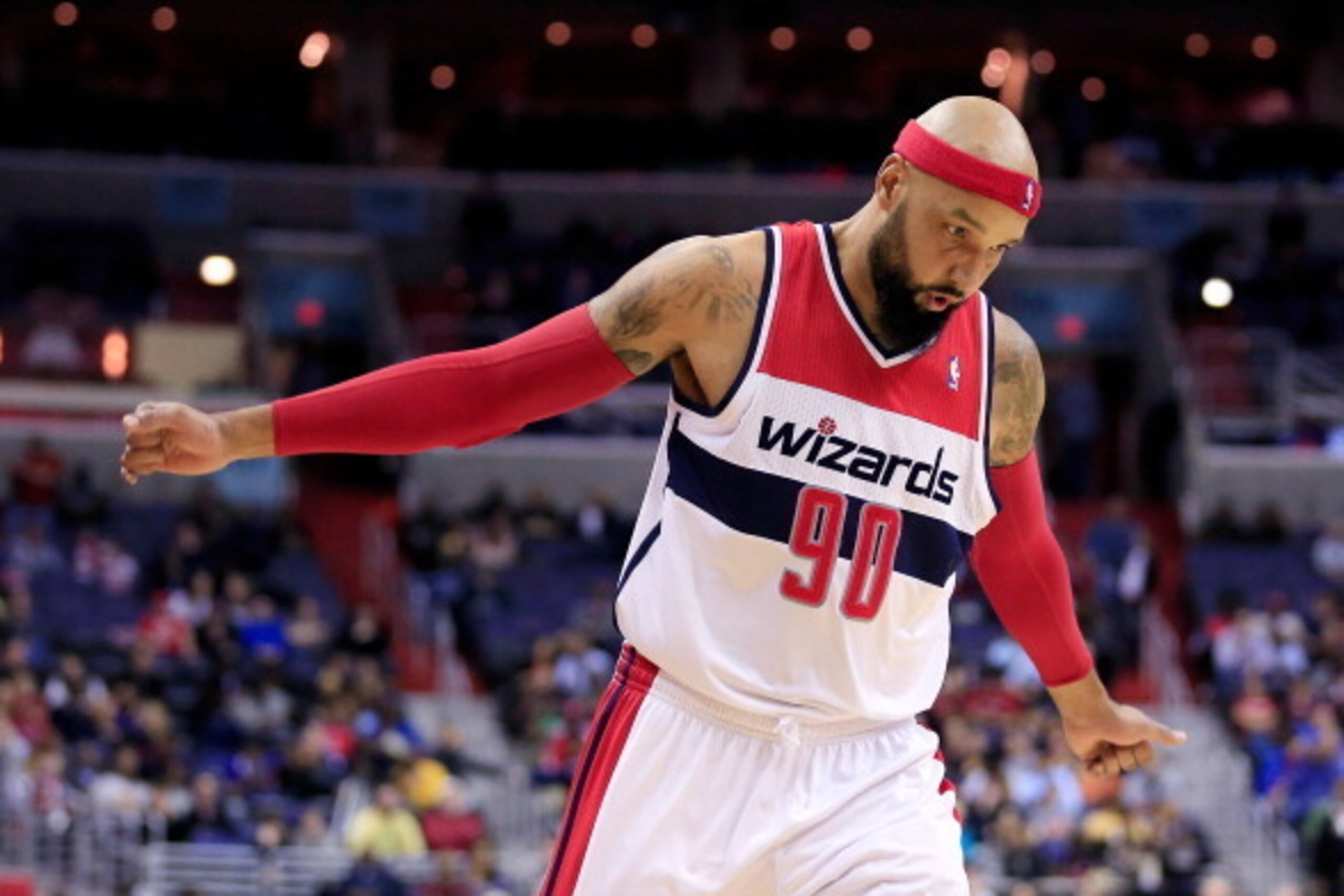 WASHINGTON, DC - MARCH 26:  Drew Gooden #90 of the Washington Wizards warms up during the second quarter of the Wizards 99-93 loss to the Phoenix Suns at Verizon Center on March 26, 2014 in Washington, DC.  NOTE TO USER: User expressly acknowledges and ag