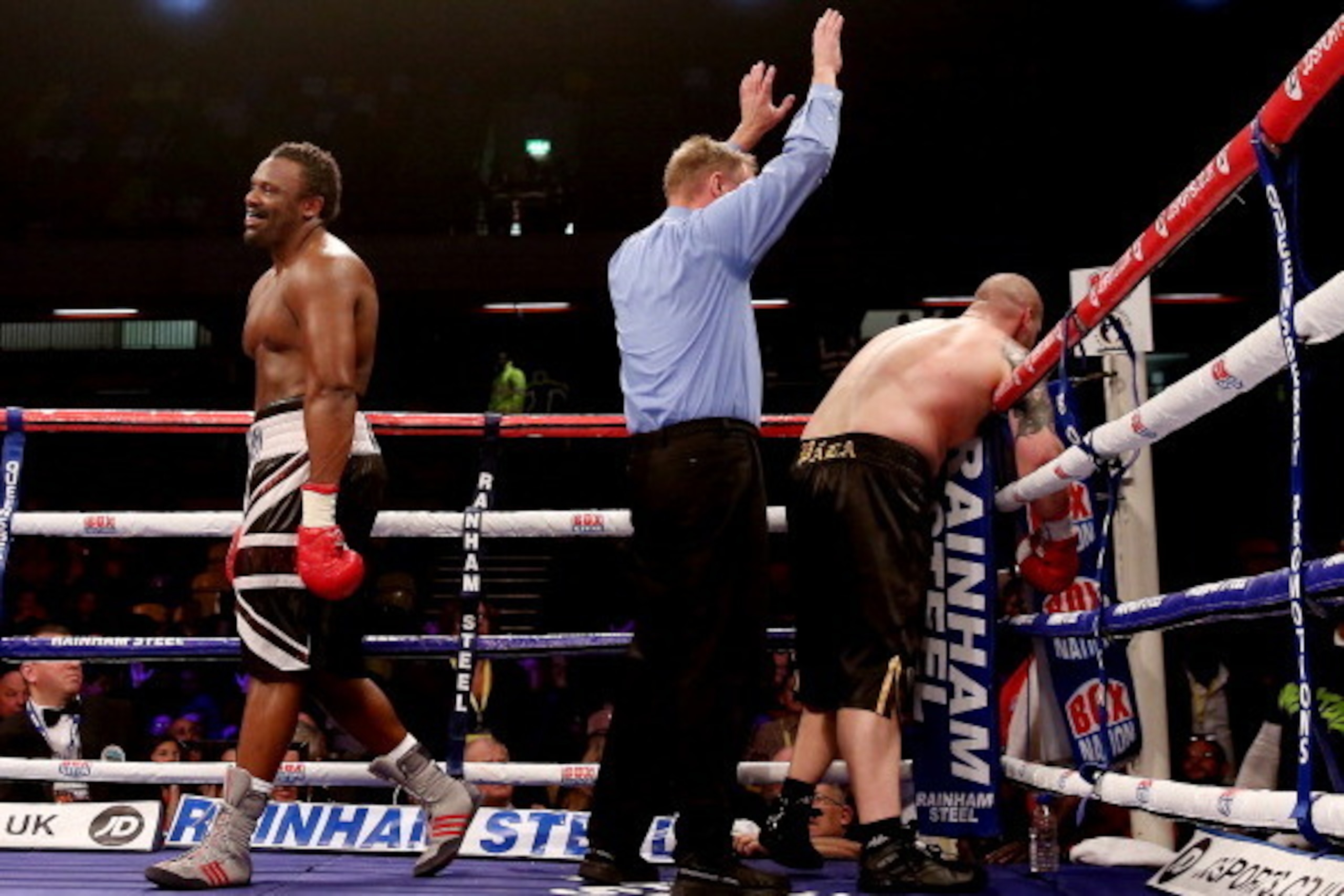 LONDON, ENGLAND - NOVEMBER 30: Dereck Chisora celebrates his victory over Ondrej Pala during their WBO and Vacant International Heavyweight Championship bout at The Copper Box on November 30, 2013 in London, England. (Photo by Scott Heavey/Getty Images) LONDON, ENGLAND - NOVEMBER 30: Dereck Chisora celebrates his victory over Ondrej Pala during their WBO and Vacant International Heavyweight Championship bout at The Copper Box on November 30, 2013 in London, England. (Photo by Scott Heavey/Getty Images)