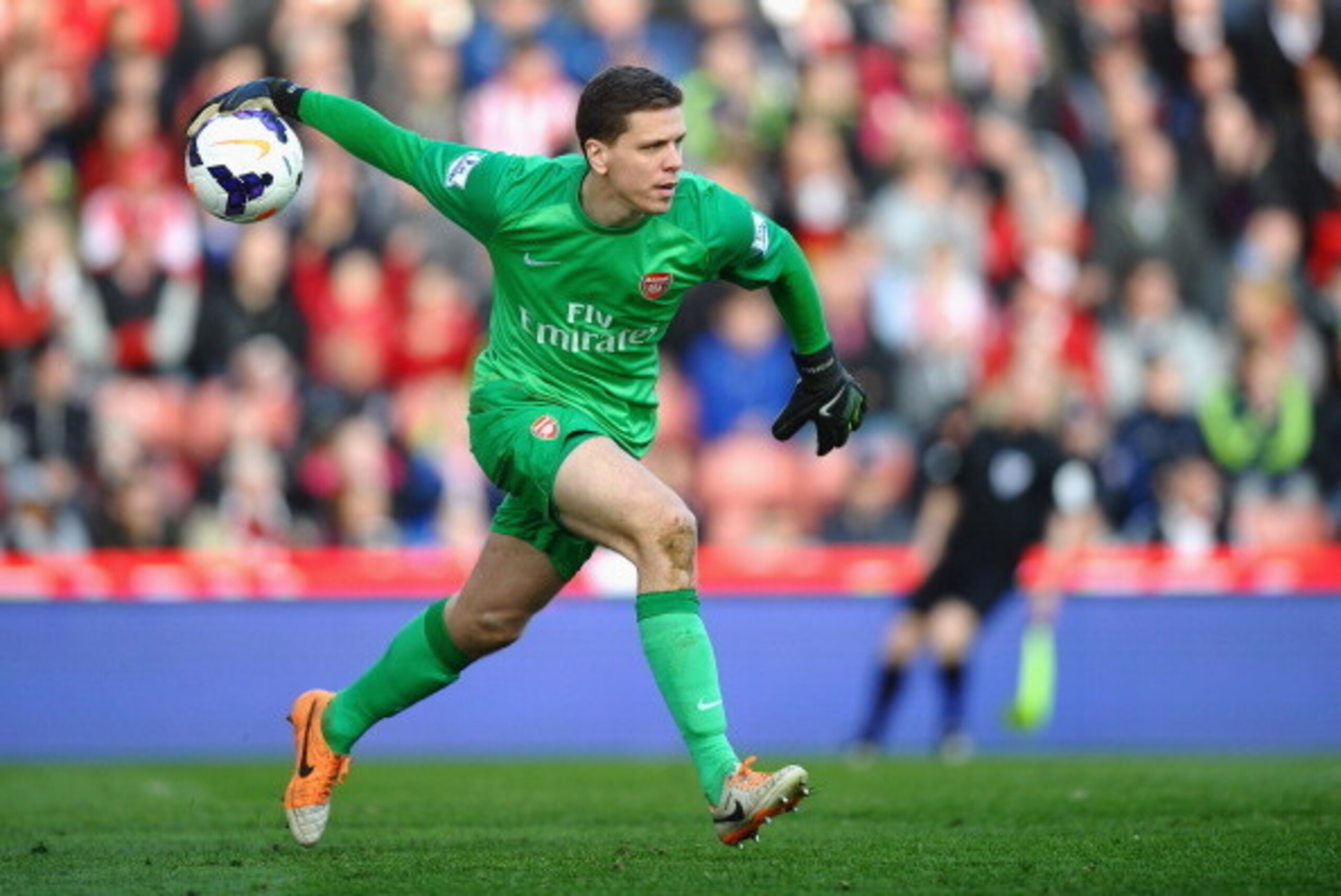 STOKE ON TRENT, ENGLAND - MARCH 01: Wojciech Szczesny of Arsenal in action during the Barclays Premier League match between Stoke City and Arsenal at Britannia Stadium on March 1, 2014 in Stoke on Trent, England.  (Photo by Laurence Griffiths/Getty Images