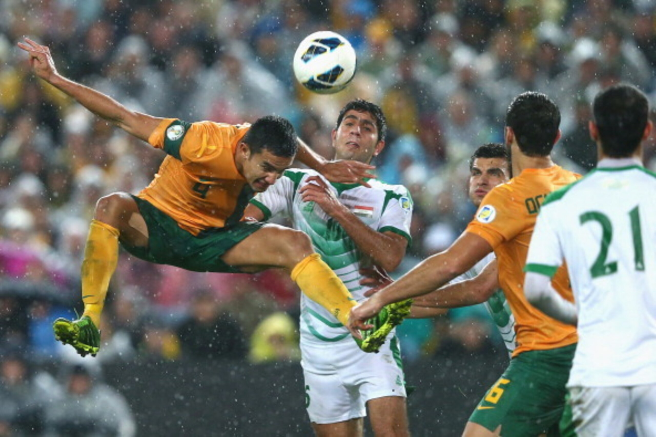 SYDNEY, AUSTRALIA - JUNE 18: Tim Cahill of the Socceroos heads the ball during the FIFA 2014 World Cup Asian Qualifier match between the Australian Socceroos and Iraq at ANZ Stadium on June 18, 2013 in Sydney, Australia.  (Photo by Ryan Pierse/Getty Image
