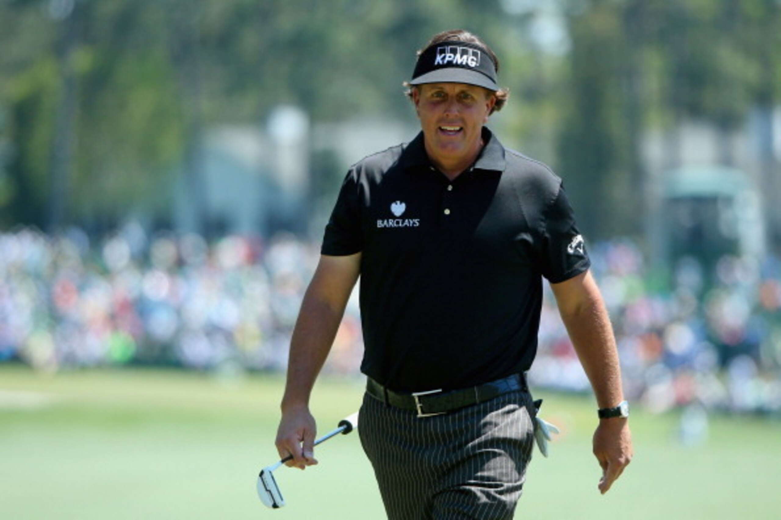 AUGUSTA, GA - APRIL 10:  Phil Mickelson of the United States walks to the first green during the first round of the 2014 Masters Tournament at Augusta National Golf Club on April 10, 2014 in Augusta, Georgia.  (Photo by Andrew Redington/Getty Images)