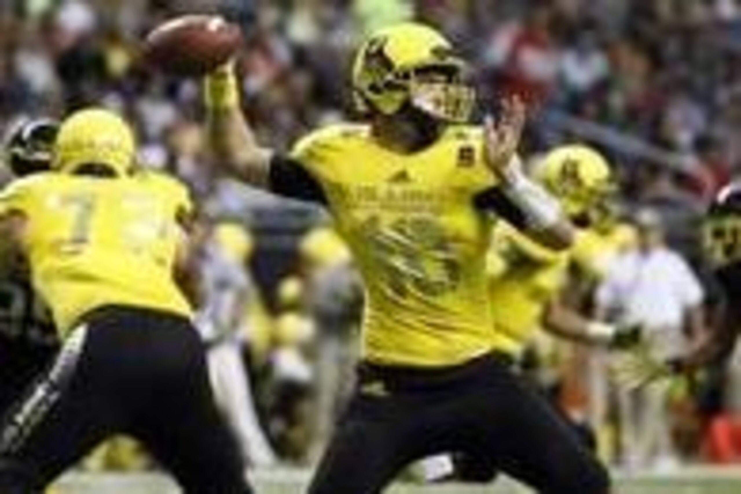 Jan 4, 2014; San Antonio, TX, USA; West quarterback Kyle Allen (10) throws a pass during U.S. Army All-American Bowl high school football game at the Alamodome. Mandatory Credit: Soobum Im-USA TODAY Sports