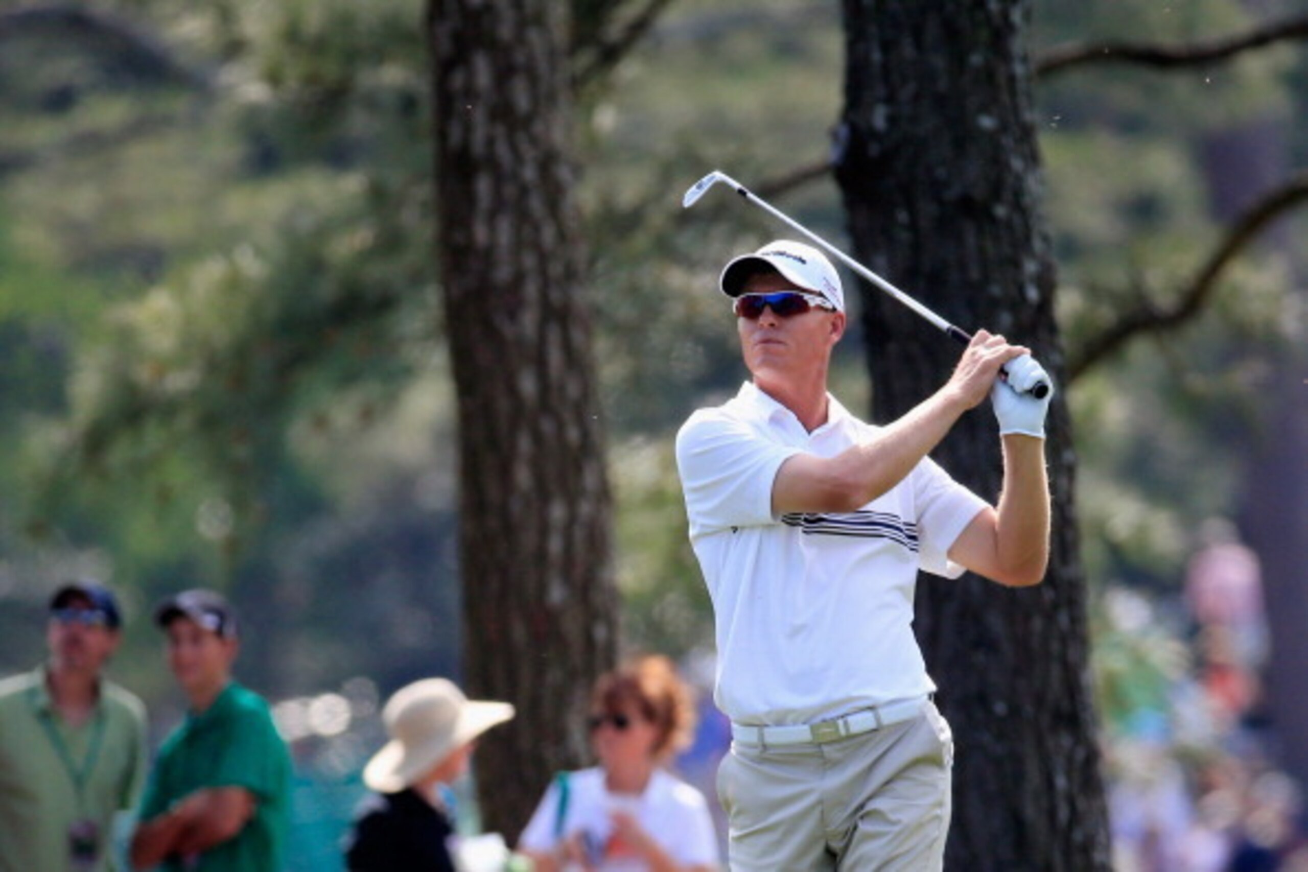 AUGUSTA, GA - APRIL 11:  John Senden of Australia watches his approach shot on the 17th hole during the second round of the 2014 Masters Tournament at Augusta National Golf Club on April 11, 2014 in Augusta, Georgia.  (Photo by Rob Carr/Getty Images)