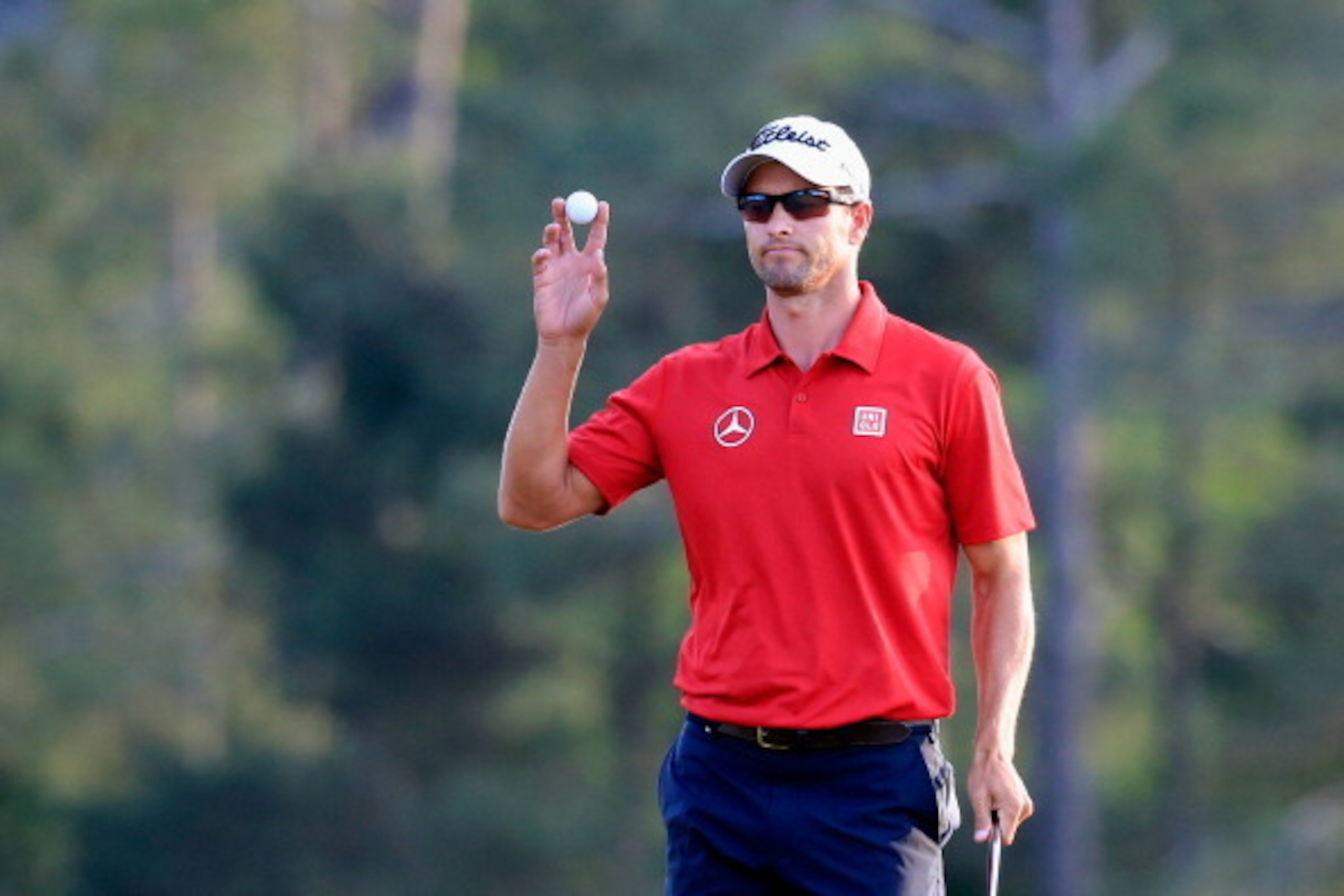 AUGUSTA, GA - APRIL 11: Adam Scott of Australia waves on the 18th hole during the second round of the 2014 Masters Tournament at Augusta National Golf Club on April 11, 2014 in Augusta, Georgia.  (Photo by Rob Carr/Getty Images)
