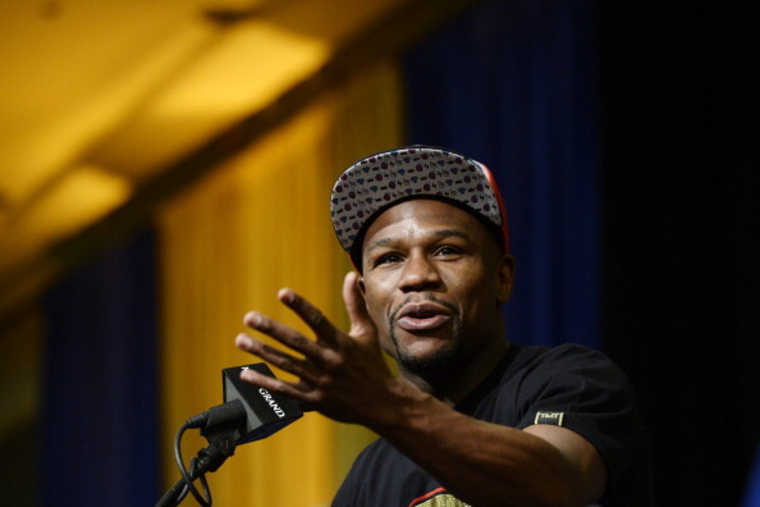 LAS VEGAS, NV - MARCH 8: Floyd Mayweather Jr. announces his upcoming Marcos 'El Chino' Maidana  during a news conference at at the MGM Grand Hotel/Casino March 8, 2014, in Las Vegas, Nevada. (Photo by Kevork Djansezian/Getty Images)