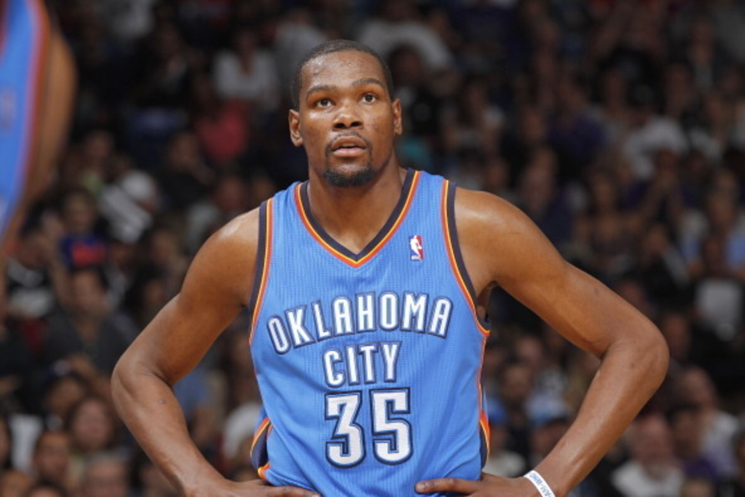 SACRAMENTO, CA - APRIL 8: Kevin Durant #35 of the Oklahoma City Thunder in a game against the Sacramento Kings on April 8, 2014 at Sleep Train Arena in Sacramento, California. NOTE TO USER: User expressly acknowledges and agrees that, by downloading and o