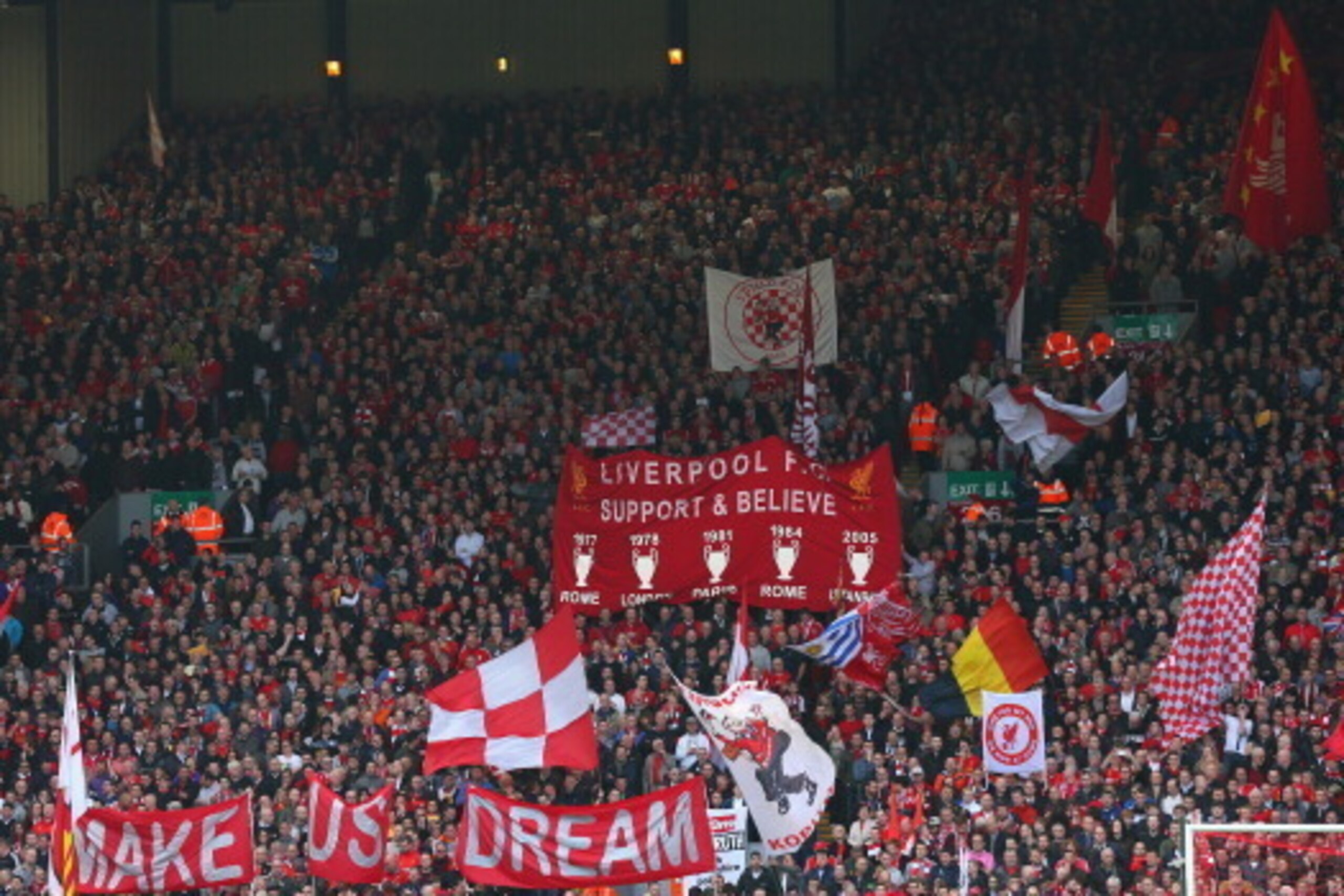 LIVERPOOL, ENGLAND - APRIL 13:  General View of Liverpool fans on the Kop prior to the Barclays Premier League match between Liverpool and Manchester City at Anfield on April 13, 2014 in Liverpool, England.  (Photo by Alex Livesey/Getty Images)