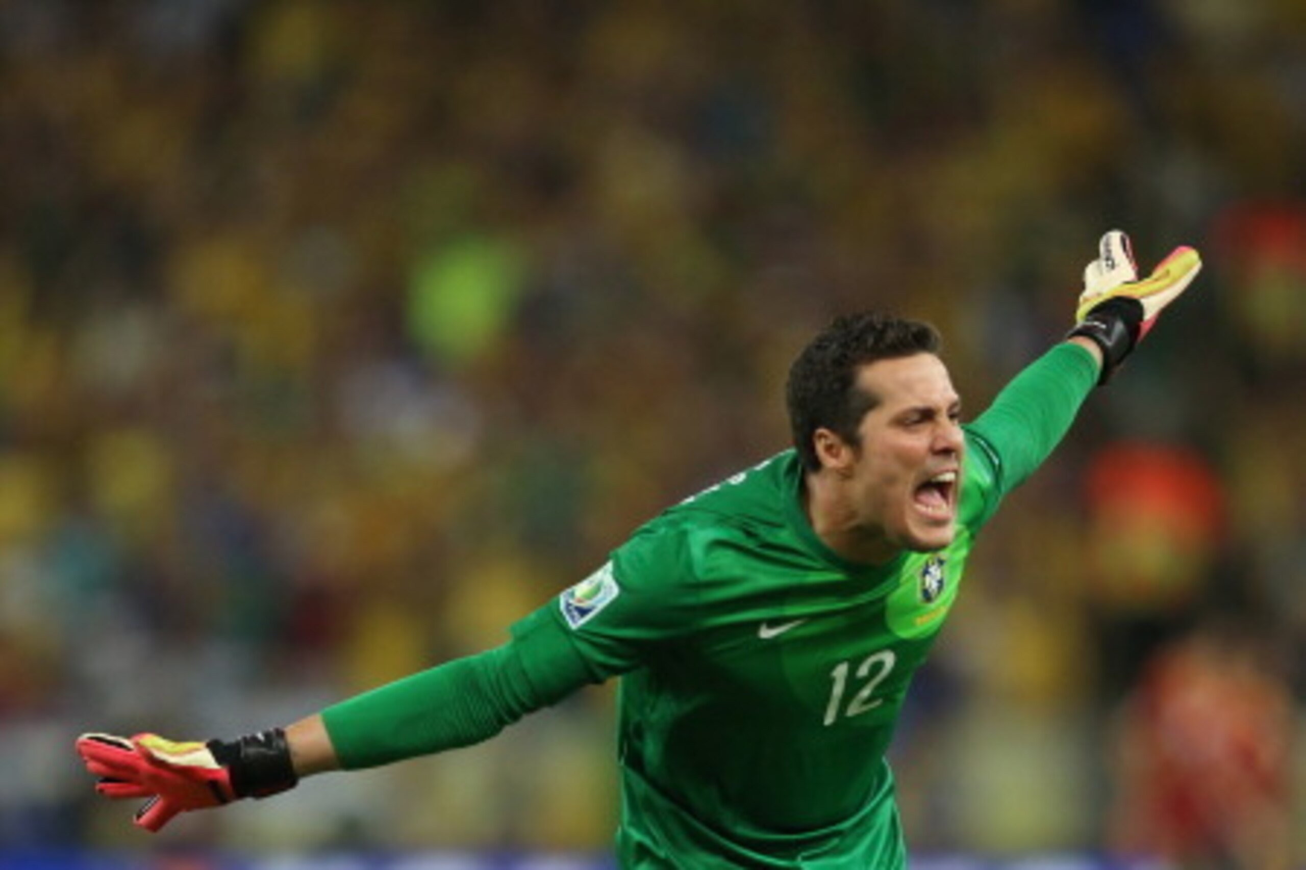 RIO DE JANEIRO, BRAZIL - JUNE 30: Julio Cesar of Brazil celebrates during the FIFA Confederations Cup Brazil 2013 Final match between Brazil and Spain at Maracana on June 30, 2013 in Rio de Janeiro, Brazil.  (Photo by Jasper Juinen/Getty Images)