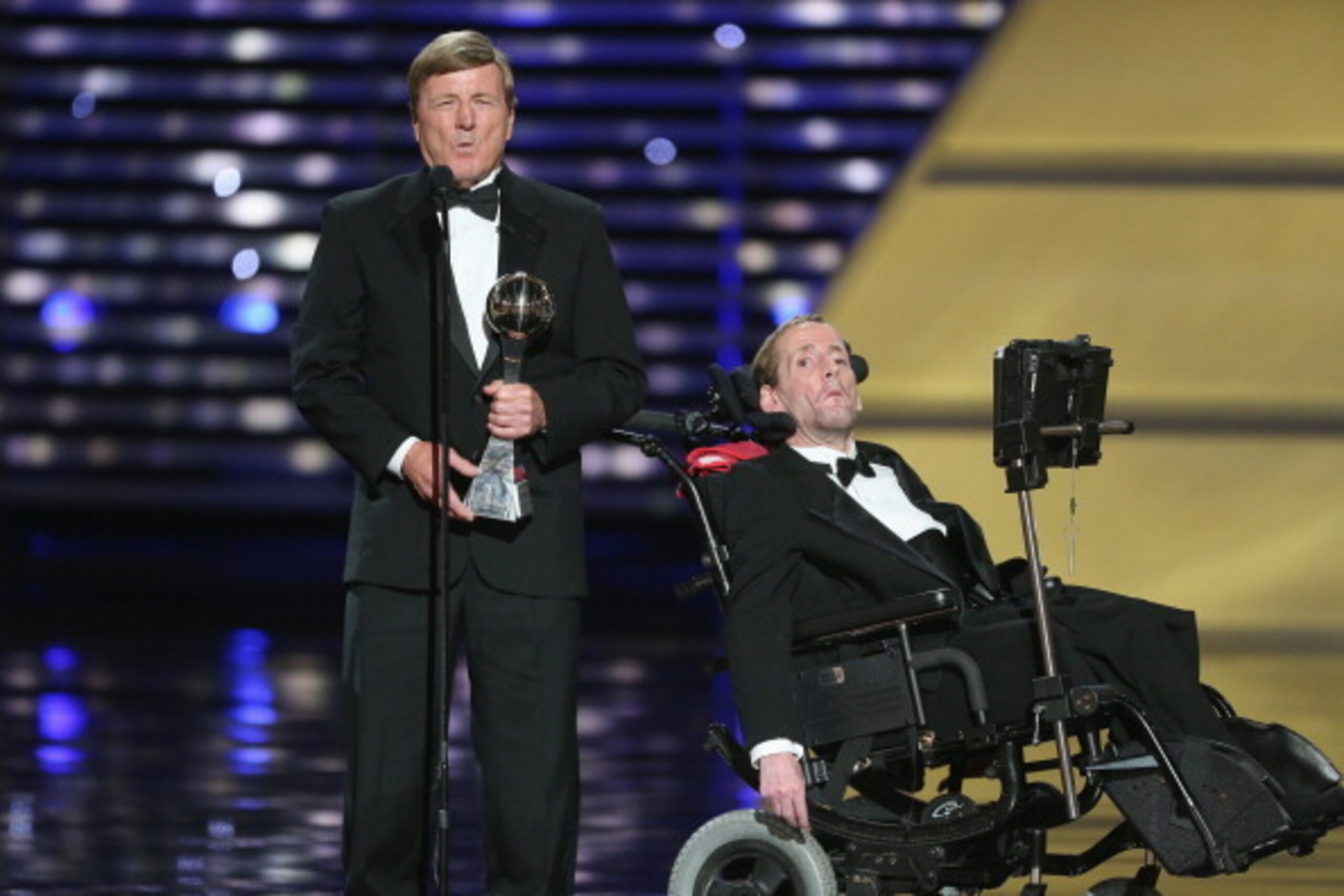 LOS ANGELES, CA - JULY 17:  (L-R) Actor Ben Affleck and Jimmy V award recipients Dick Hoyt and son Rick Hoyt accepting an award  onstage at The 2013 ESPY Awards at Nokia Theatre L.A. Live on July 17, 2013 in Los Angeles, California.  (Photo by Frederick M