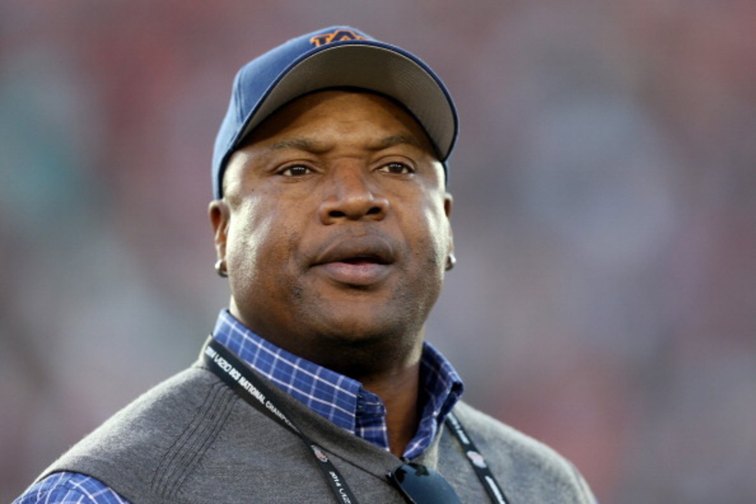 PASADENA, CA - JANUARY 06:  Former Auburn Tigers player Bo Jackson on the field before the 2014 Vizio BCS National Championship Game at the Rose Bowl on January 6, 2014 in Pasadena, California.  (Photo by Jeff Gross/Getty Images)