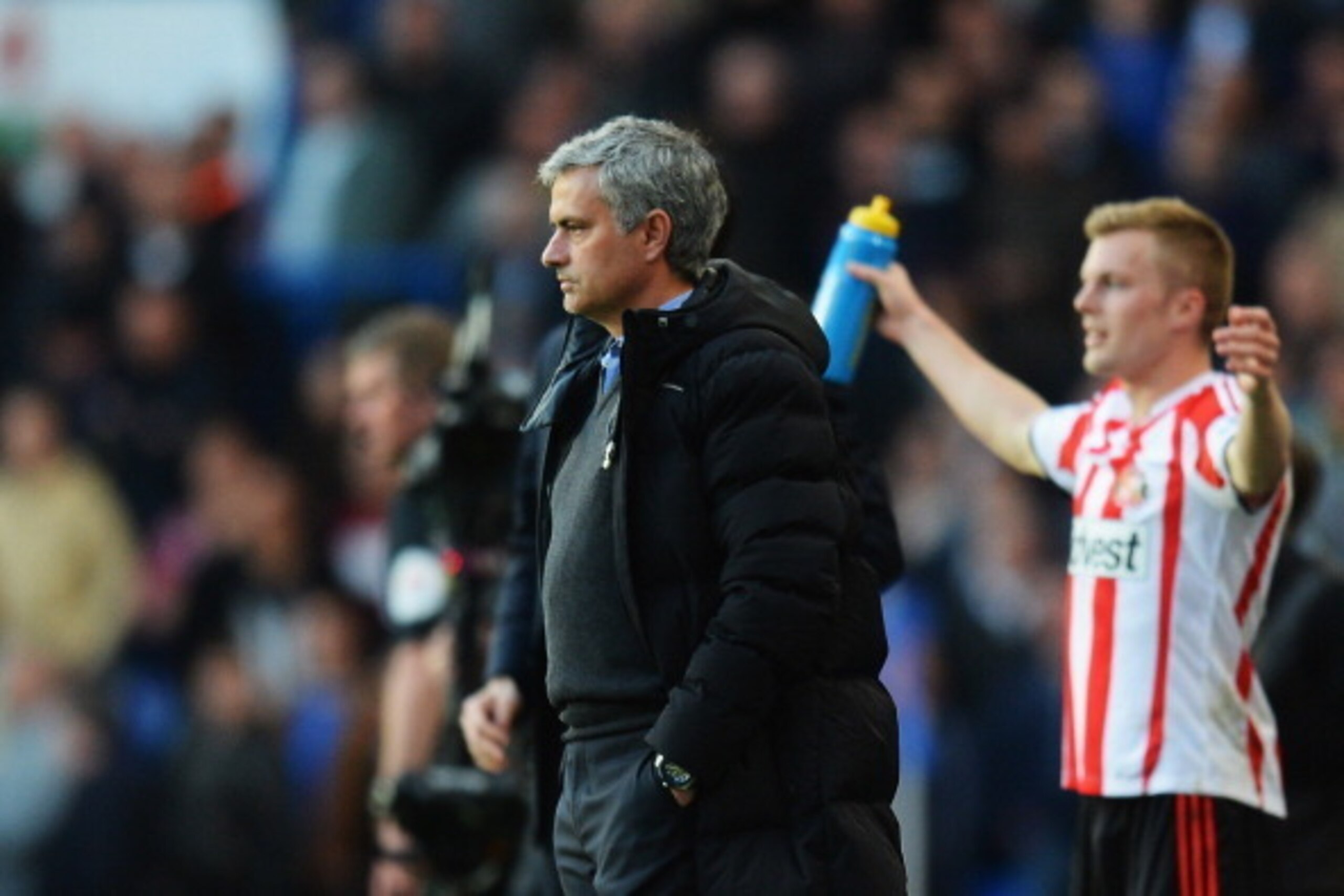 LONDON, ENGLAND - APRIL 19:  Chelsea manager Jose Mourinho reacts at the end of the Barclays Premier League match between Chelsea and Sunderland at Stamford Bridge on April 19, 2014 in London, England.  (Photo by Mike Hewitt/Getty Images)