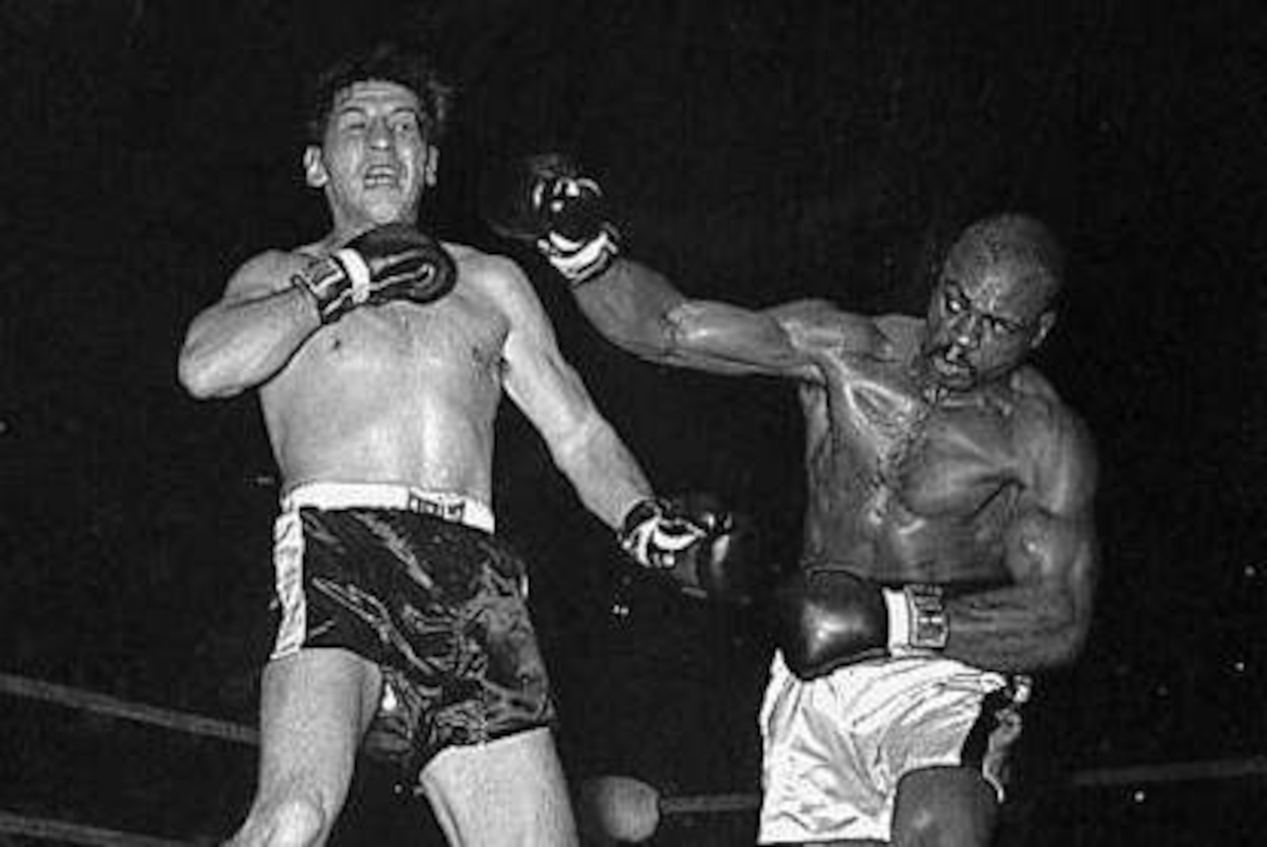 Carter fought Joey Giardello for the middleweight title.