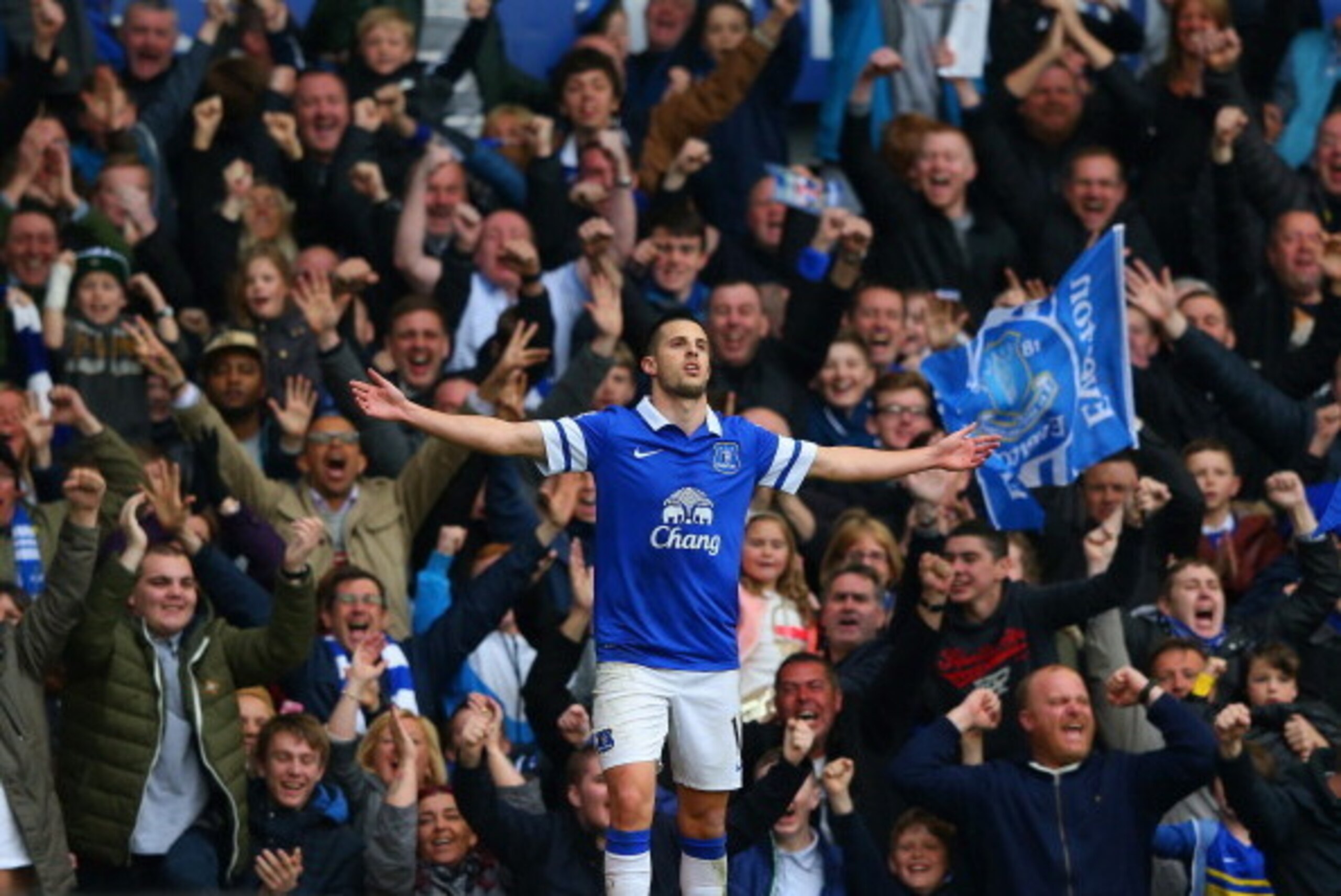 LIVERPOOL, ENGLAND - APRIL 20:  Kevin Mirallas of Everton celebrates scoring their second goal during the Barclays Premier League match between Everton and Manchester United at Goodison Park on April 20, 2014 in Liverpool, England.  (Photo by Alex Livesey