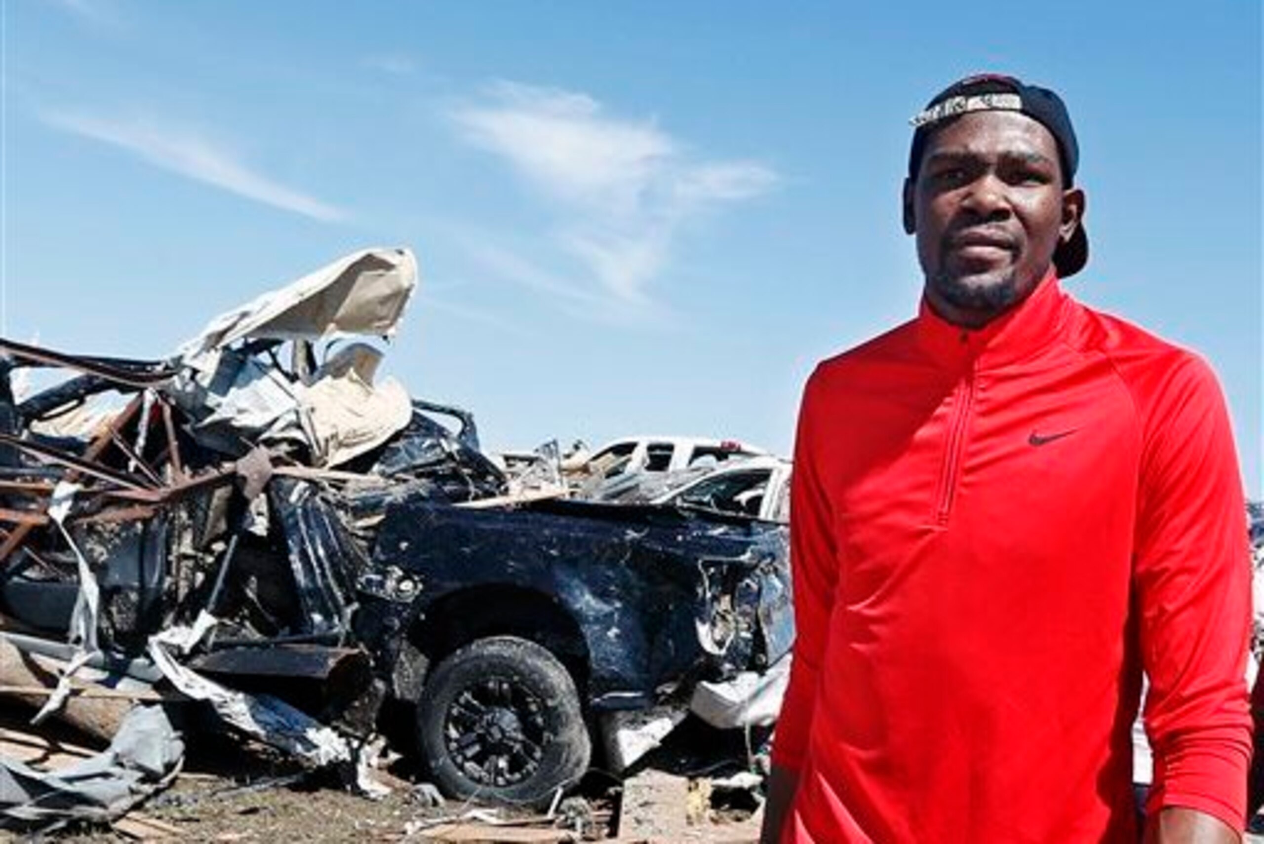 Kevin Durant contributes in relief effort in Moore, OK after a devastating twister ripped through the town.