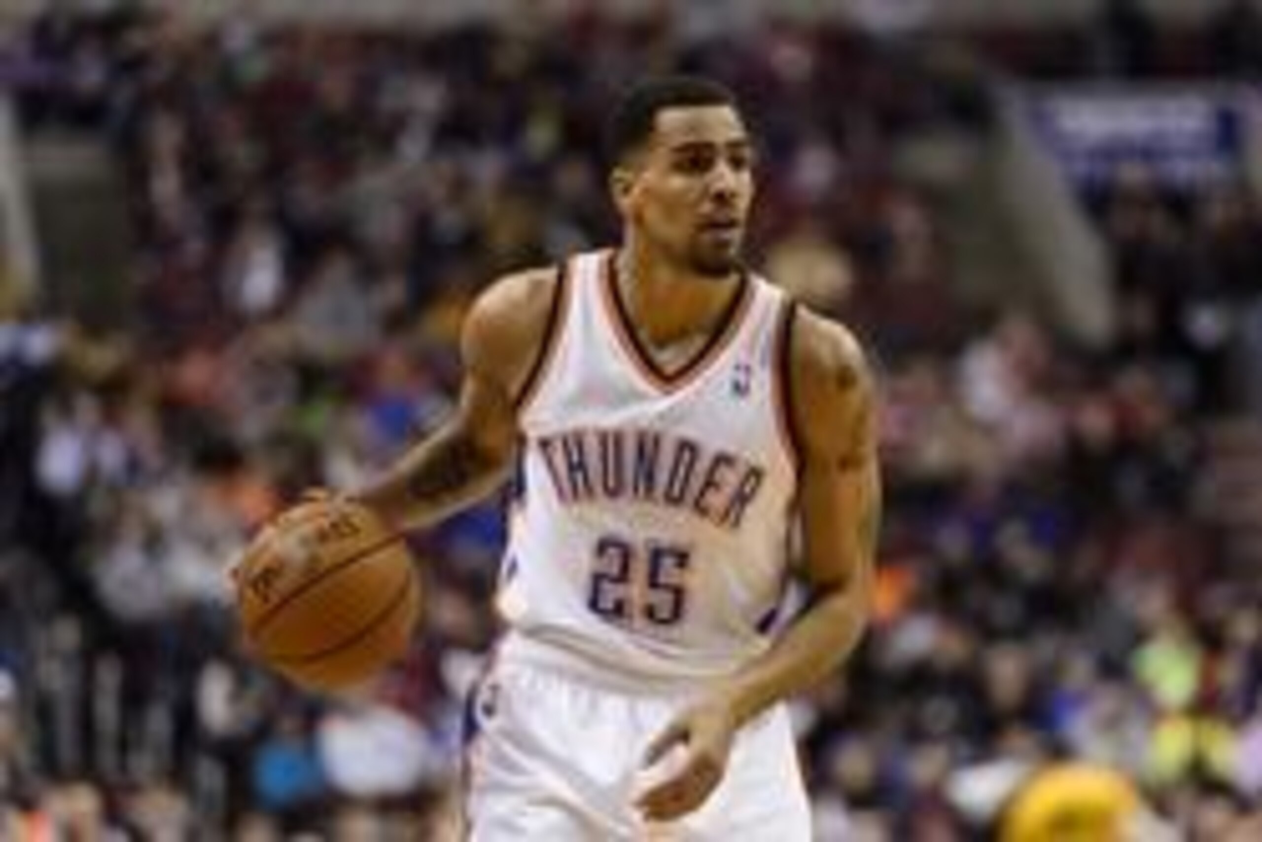 Jan 25, 2014; Philadelphia, PA, USA; Oklahoma City Thunder guard Thabo Sefolosha (25) during the first quarter against the Philadelphia 76ers at the Wells Fargo Center. The Thunder defeated the Sixers 103-91. Mandatory Credit: Howard Smith-USA TODAY Sport