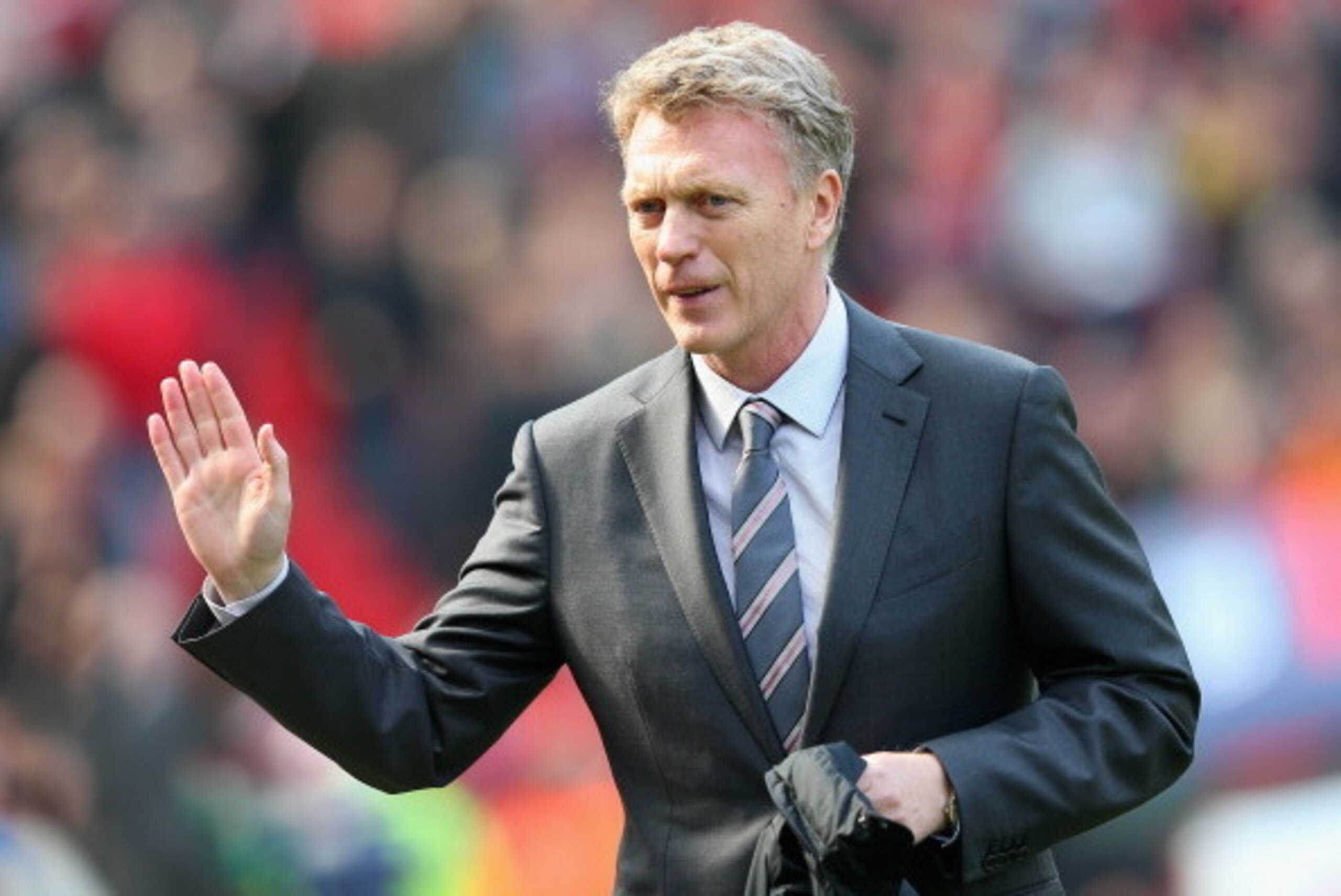 MANCHESTER, ENGLAND - MARCH 29:  Manchester United Manager David Moyes waves to the crowd prior to the Barclays Premier League match between Manchester United and Aston Villa at Old Trafford on March 29, 2014 in Manchester, England.  (Photo by Alex Livese
