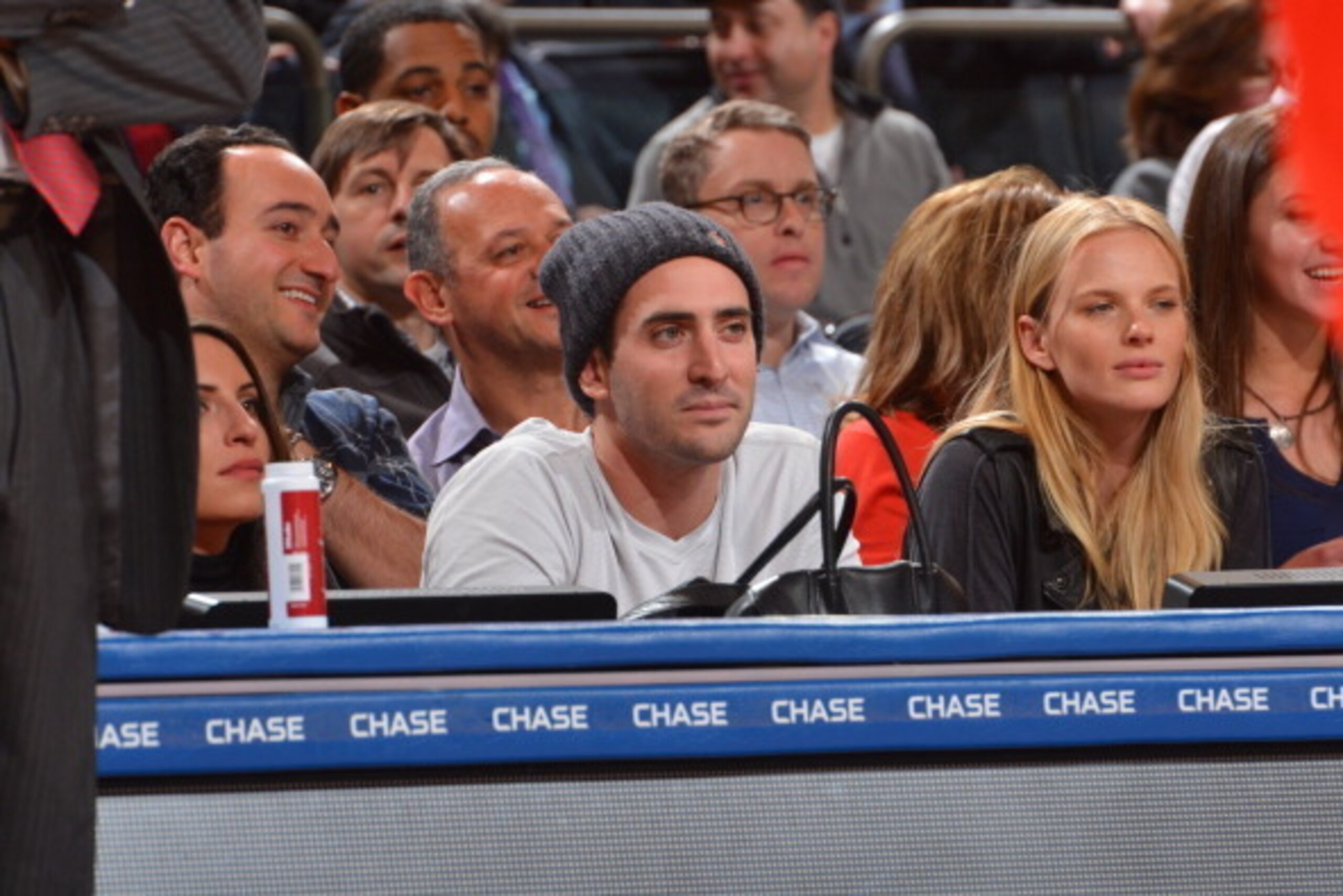 NEW YORK, NY - DECEMBER 16:  Matt Harvey of the New York Mets and Sports Illustrated swimsuit mode Anne Vyalitsyna during the game between the Washington Wizards and the New York Knicks during the game on December 16, 2013 at Madison Square Garden in New 