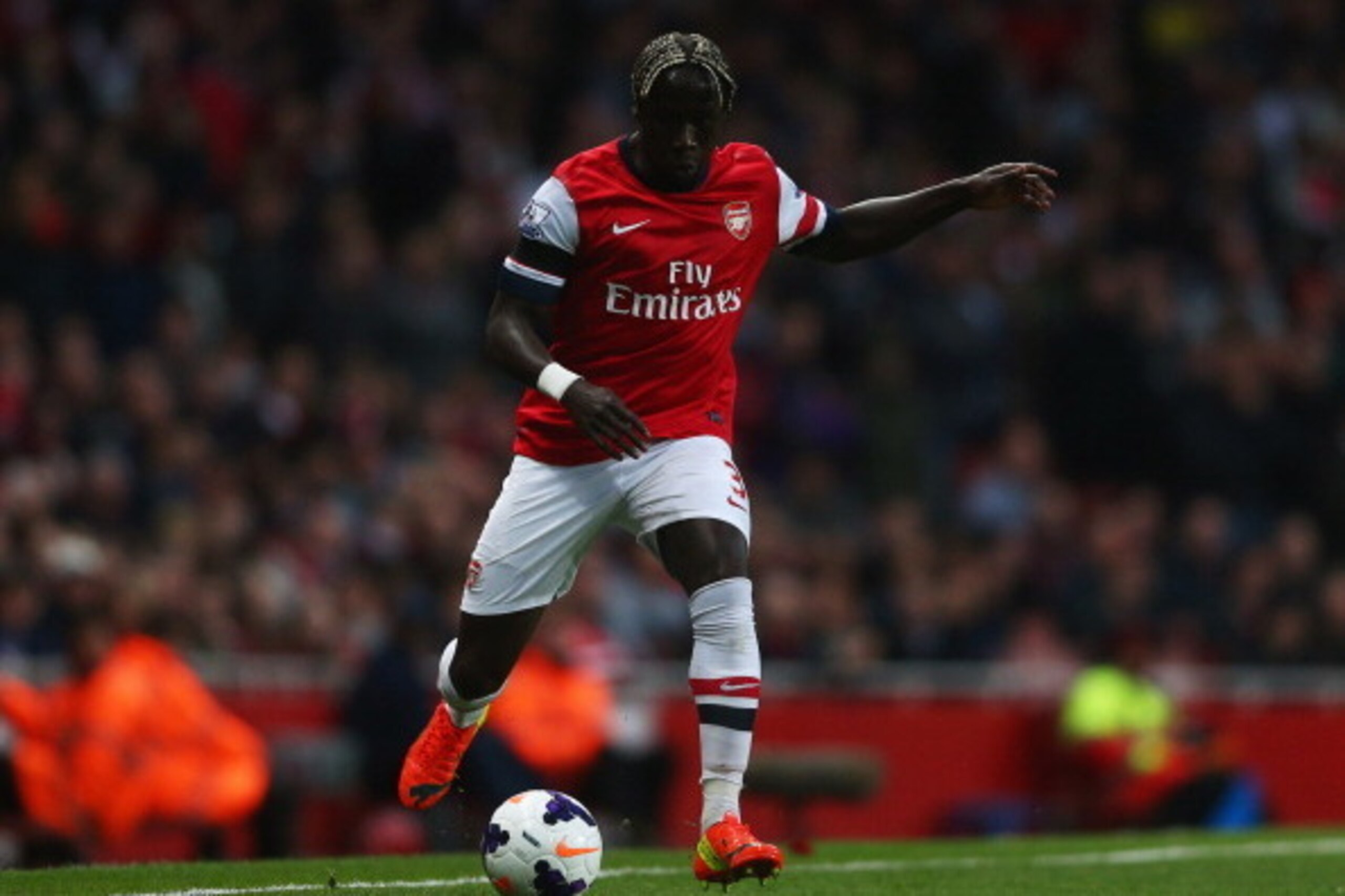 LONDON, ENGLAND - APRIL 15:  Bacary Sagna of Arsenal in action during the Barclays Premier League match between Arsenal and West Ham United at Emirates Stadium on April 15, 2014 in London, England.  (Photo by Paul Gilham/Getty Images)