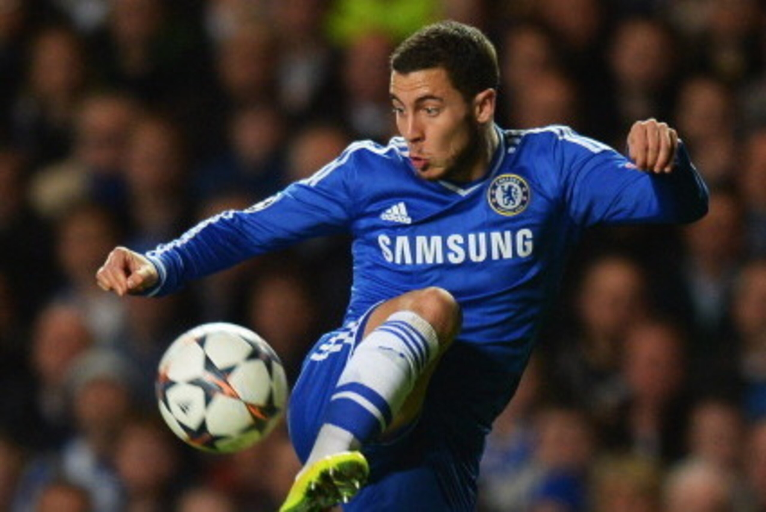 LONDON, ENGLAND - MARCH 18: Eden Hazard of Chelsea controls the ball during the UEFA Champions League Round of 16 second leg match between Chelsea and Galatasaray AS at Stamford Bridge on March 18, 2014 in London, England. (Photo by Mike Hewitt/Getty Im LONDON, ENGLAND - MARCH 18: Eden Hazard of Chelsea controls the ball during the UEFA Champions League Round of 16 second leg match between Chelsea and Galatasaray AS at Stamford Bridge on March 18, 2014 in London, England. (Photo by Mike Hewitt/Getty Im