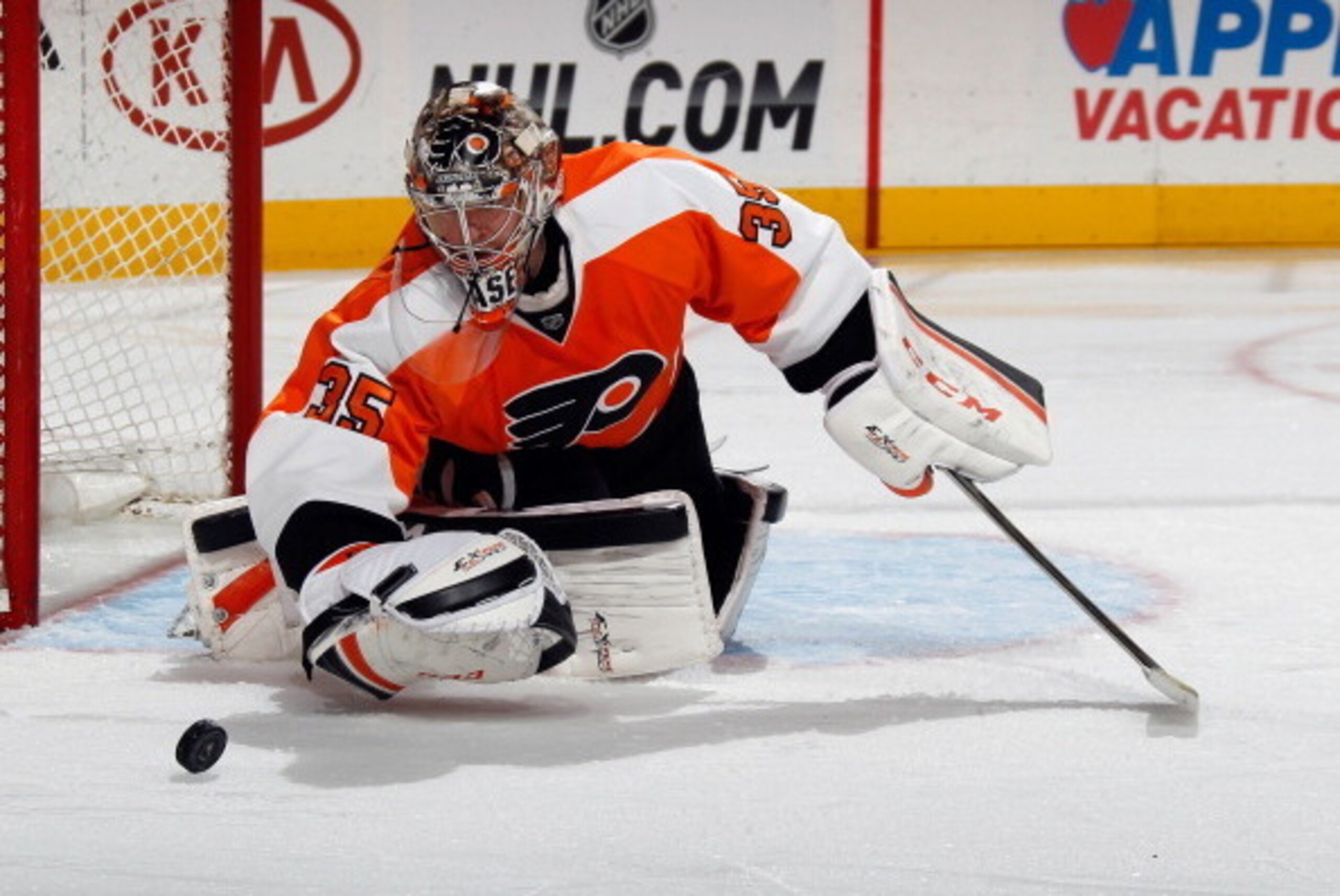 PHILADELPHIA, PA - APRIL 29:  Steve Mason #35 of the Philadelphia Flyers makes the third period save against the New York Rangers in Game Six of the First Round of the 2014 NHL Stanley Cup Playoffs at the Wells Fargo Center on April 29, 2014 in Philadelph