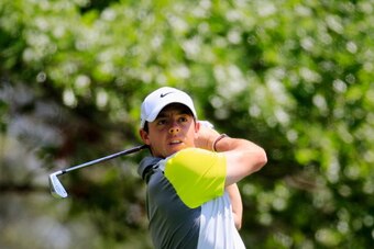 AUGUSTA, GA - APRIL 13:  Rory McIlroy of Northern Ireland hits his tee shot on the fourth hole during the final round of the 2014 Masters Tournament at Augusta National Golf Club on April 13, 2014 in Augusta, Georgia.  (Photo by Rob Carr/Getty Images)