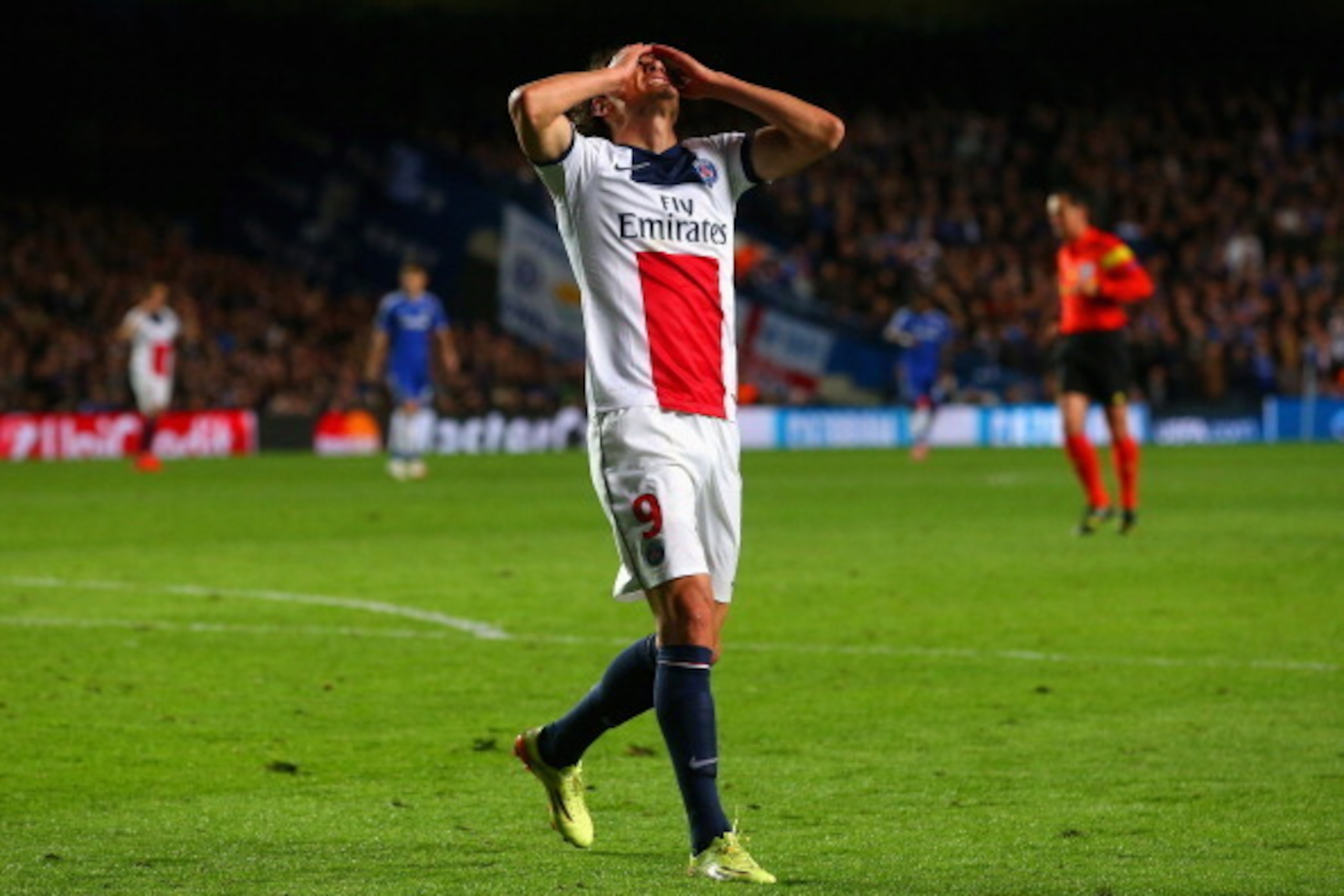 LONDON, ENGLAND - APRIL 08: Edinson Cavani of PSG reacts after missing a chance on goal during the UEFA Champions League Quarter Final second leg match between Chelsea and Paris Saint-Germain FC at Stamford Bridge on April 8, 2014 in London, England. (P LONDON, ENGLAND - APRIL 08: Edinson Cavani of PSG reacts after missing a chance on goal during the UEFA Champions League Quarter Final second leg match between Chelsea and Paris Saint-Germain FC at Stamford Bridge on April 8, 2014 in London, England. (P