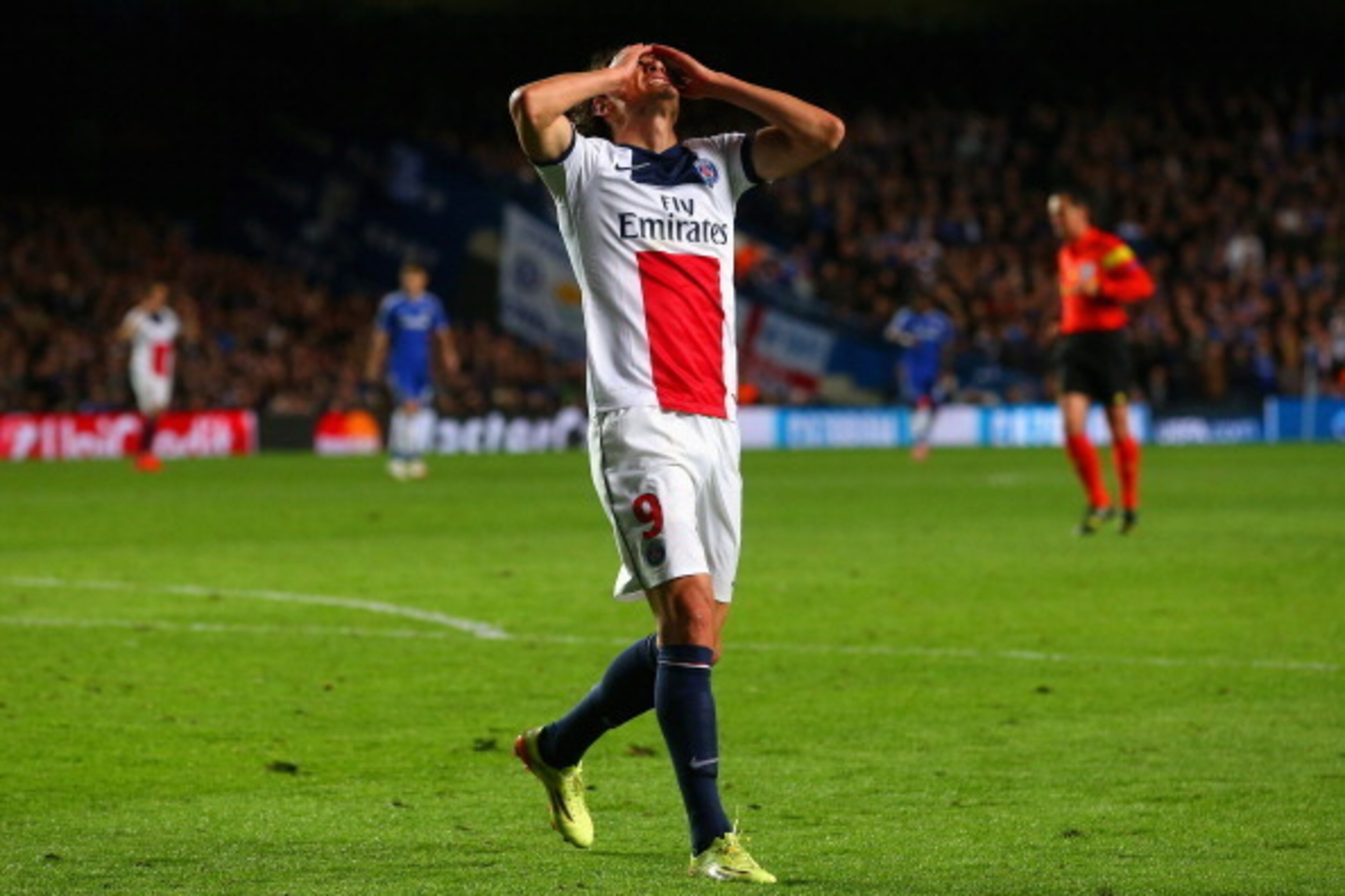 LONDON, ENGLAND - APRIL 08:  Edinson Cavani of PSG reacts after missing a chance on goal during the UEFA Champions League Quarter Final second leg match between Chelsea and Paris Saint-Germain FC at Stamford Bridge on April 8, 2014 in London, England.  (P