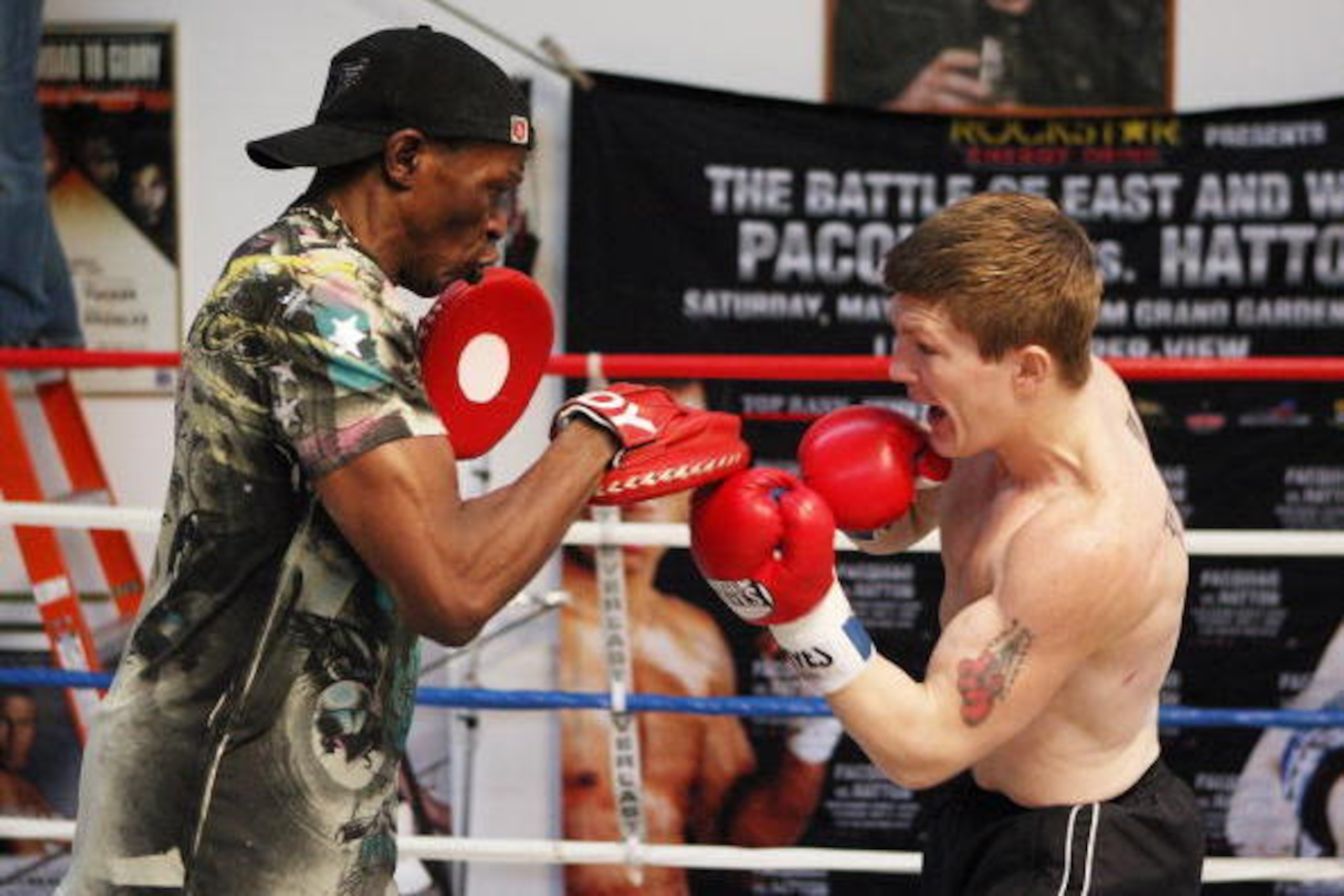 LAS VEGAS - APRIL 16:  Boxer Ricky Hatton, (R) of Great Britain works out at a gym with his trainer Floyd Mayweather Sr. on April 16, 2009 in Las Vegas, Nevada. Hatton will fight boxer Manny Pacquiao of the Philippines on May 2, 2009 at the MGM Grand Gard