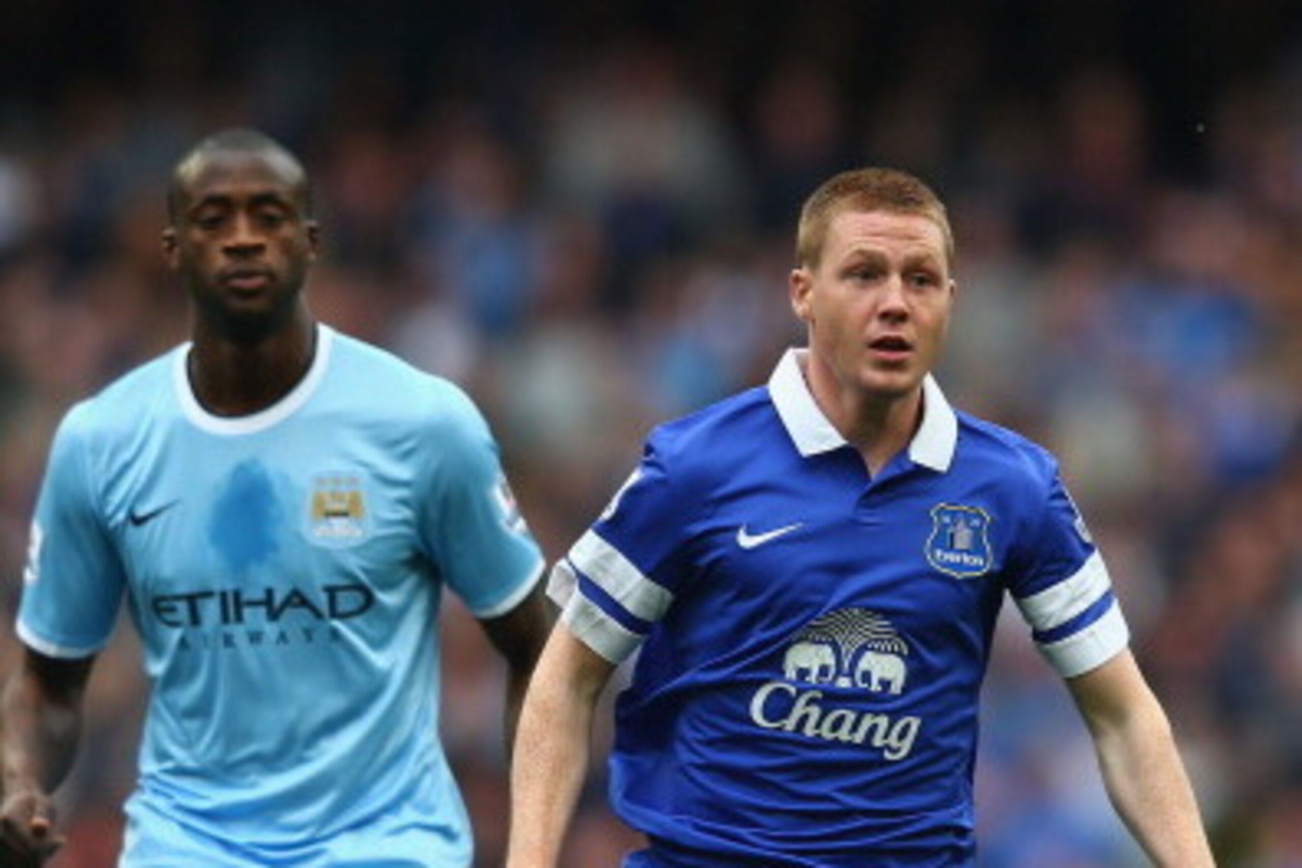 MANCHESTER, ENGLAND - OCTOBER 05: James McCarthy of Everton during the Barclays Premier League match between Manchester City and Everton at the Etihad Stadium on October 5, 2013 in Manchester, England.  (Photo by Michael Steele/Getty Images)