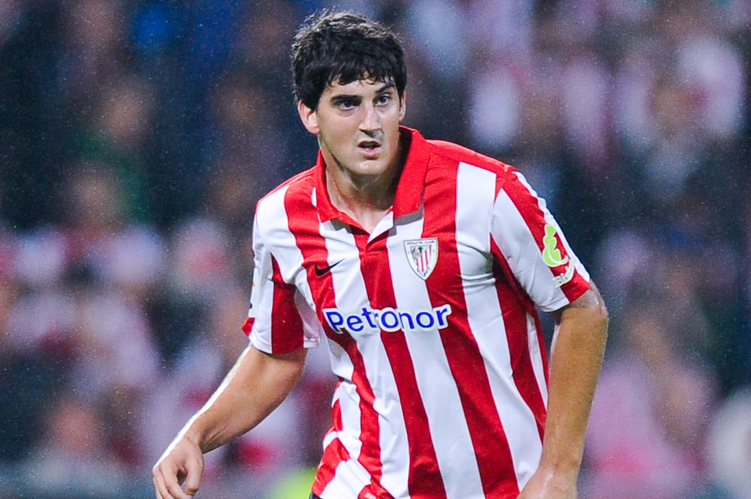 BILBAO, SPAIN - SEPTEMBER 16: Mikel San Jose of Athletic Club runs with the ball during the La Liga match between Athletic Club and RC Celta de Vigo at San Mames Stadium on September 16, 2013 in Bilbao, Spain. (Photo by David Ramos/Getty Images) BILBAO, SPAIN - SEPTEMBER 16: Mikel San Jose of Athletic Club runs with the ball during the La Liga match between Athletic Club and RC Celta de Vigo at San Mames Stadium on September 16, 2013 in Bilbao, Spain. (Photo by David Ramos/Getty Images)