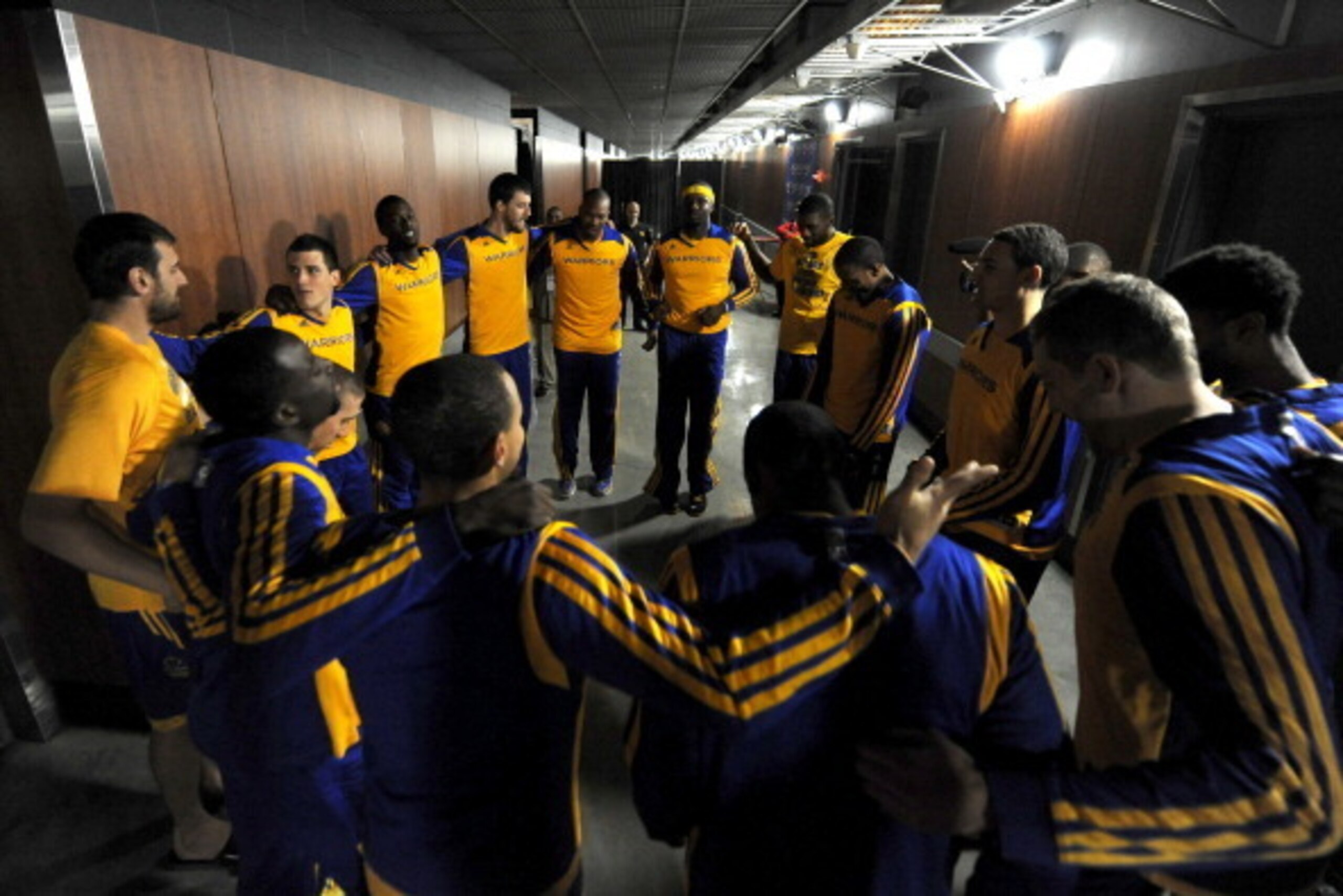 LOS ANGELES, CA - MAY 3: The Golden State Warriors huddle together before facing the Los Angeles Clippers in Game Seven of the Western Conference Quarterfinals during the 2014 NBA Playoffs at Staples Center on May 3, 2014 in Los Angeles, California. NOTE 