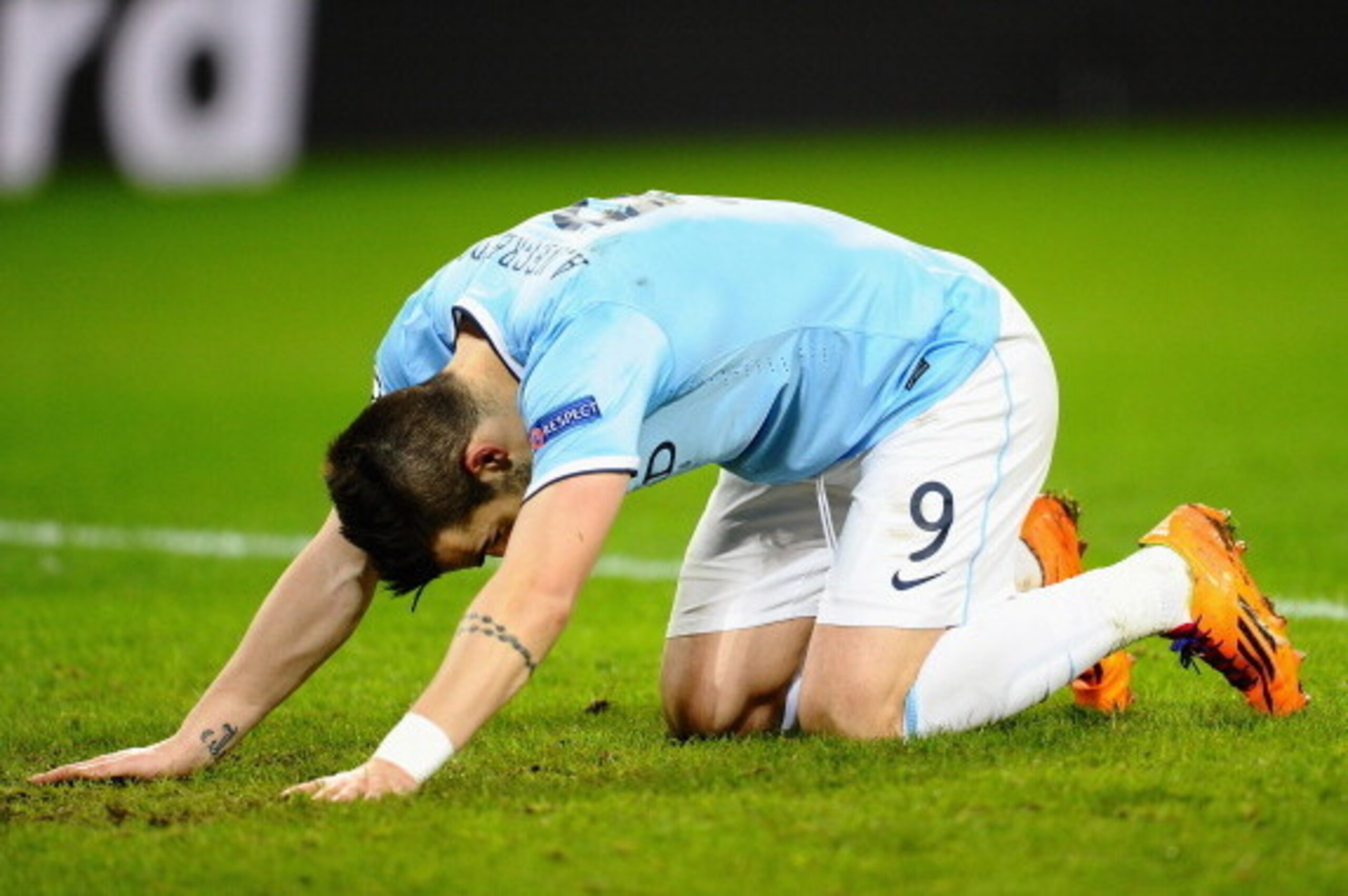 MANCHESTER, ENGLAND - FEBRUARY 18:  Alvaro Negredo of Manchester City looks dejected during the UEFA Champions League Round of 16 first leg match between Manchester City and Barcelona at the Etihad Stadium on February 18, 2014 in Manchester, England.  (Ph