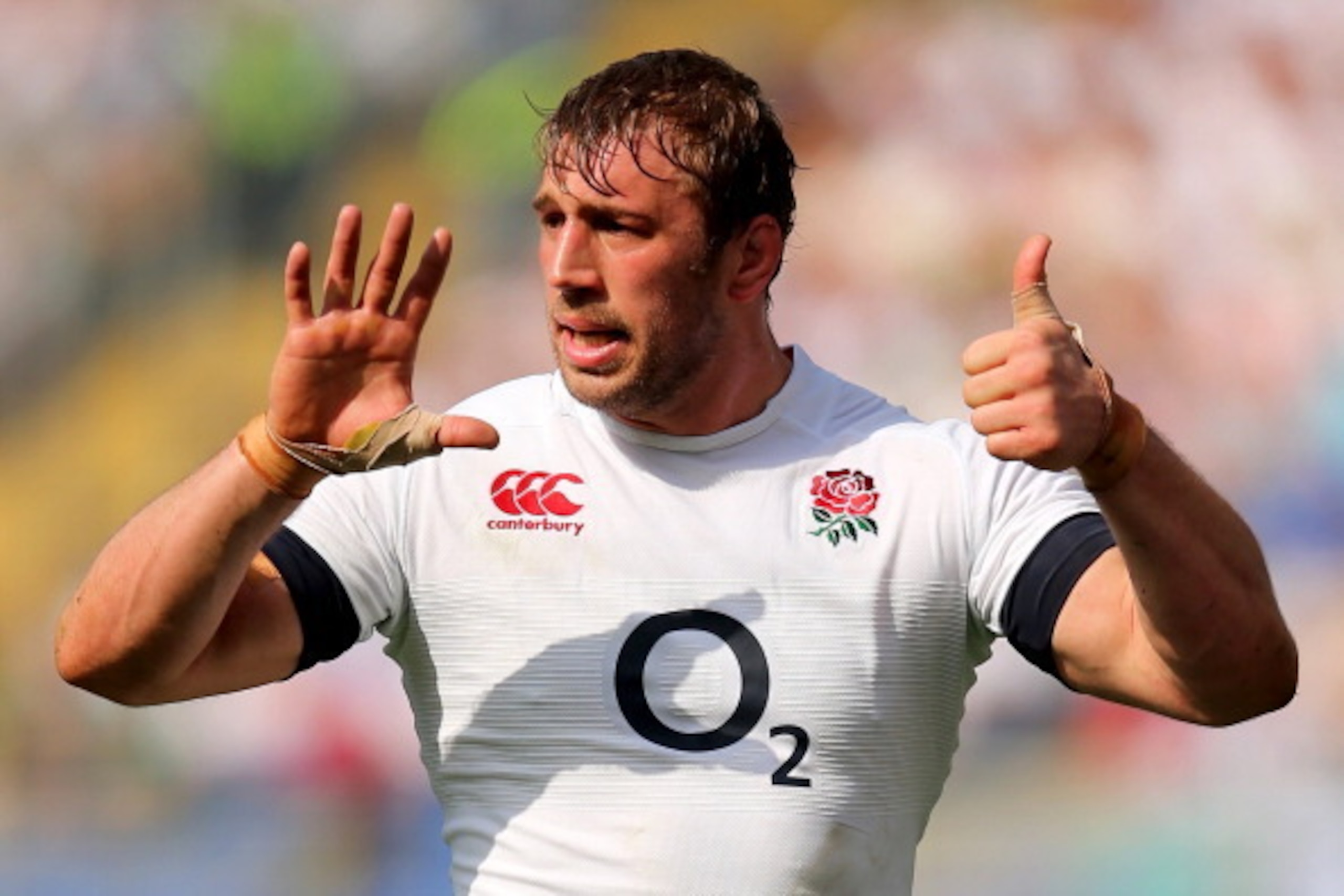 ROME, ITALY - MARCH 15:  Chris Robshaw of England gestures during the RBS Six Nations match between Italy and England at the Stadio Olimpico on March 15, 2014 in Rome, Italy.  (Photo by Clive Rose/Getty Images)