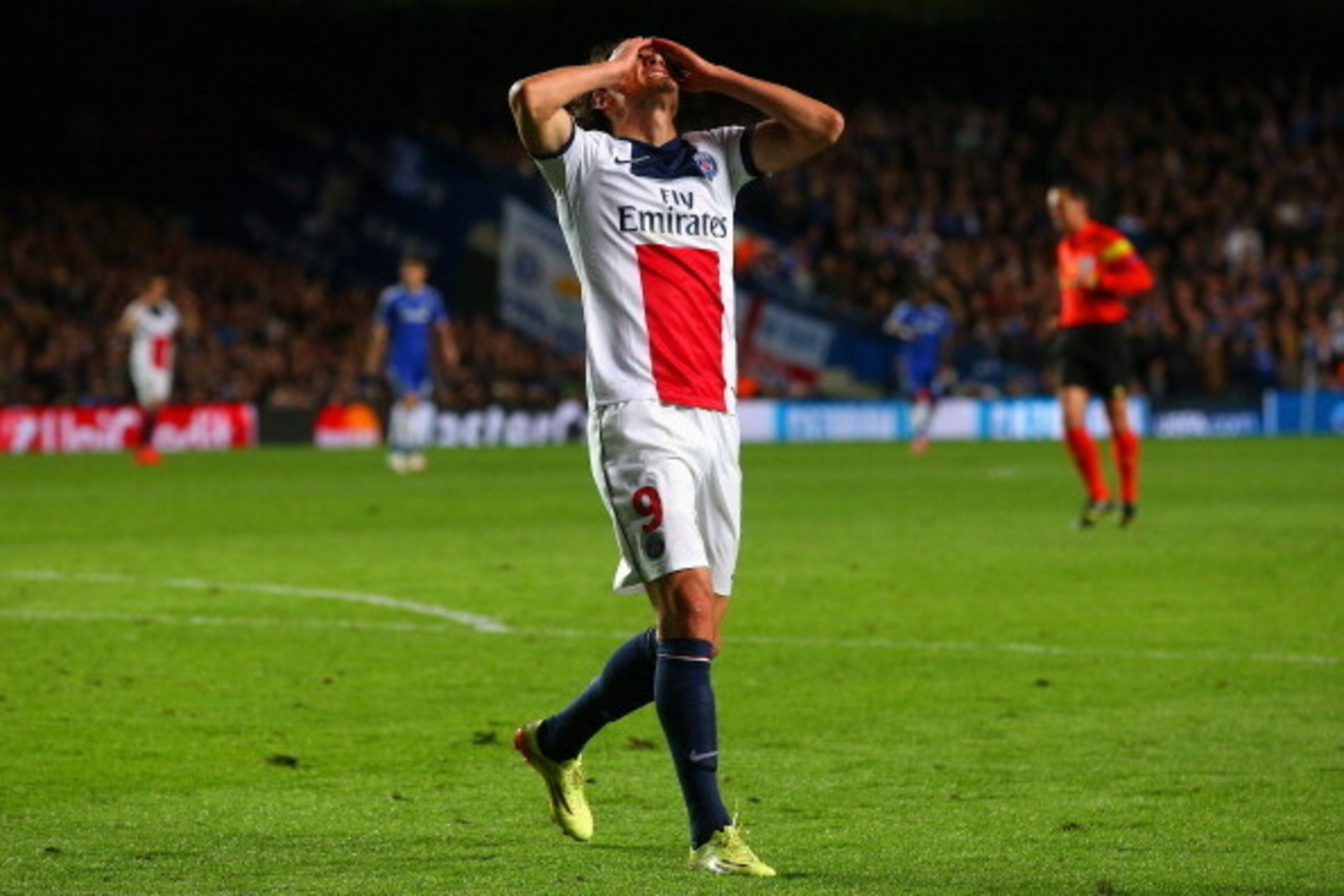 LONDON, ENGLAND - APRIL 08:  Edinson Cavani of PSG reacts after missing a chance on goal during the UEFA Champions League Quarter Final second leg match between Chelsea and Paris Saint-Germain FC at Stamford Bridge on April 8, 2014 in London, England.  (P