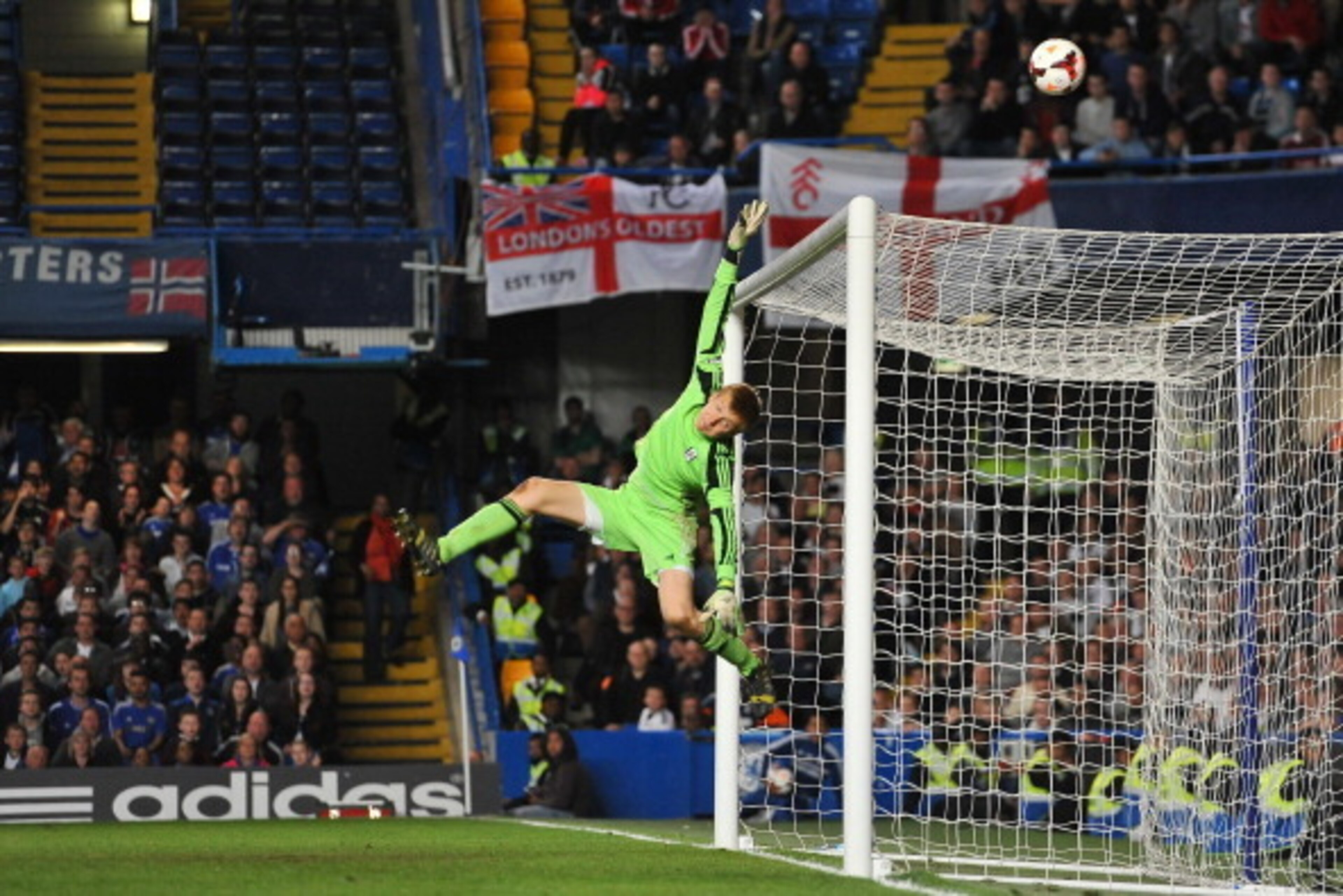 LONDON, ENGLAND - MAY 05:  Marek Rodak of Fulham makes a save during the FA Youth Cup Final Second Leg match between Chelsea U18 and Fulham U18 at Stamford Bridge on May 5, 2014 in London, England.  (Photo by Justin Setterfield/Getty Images)