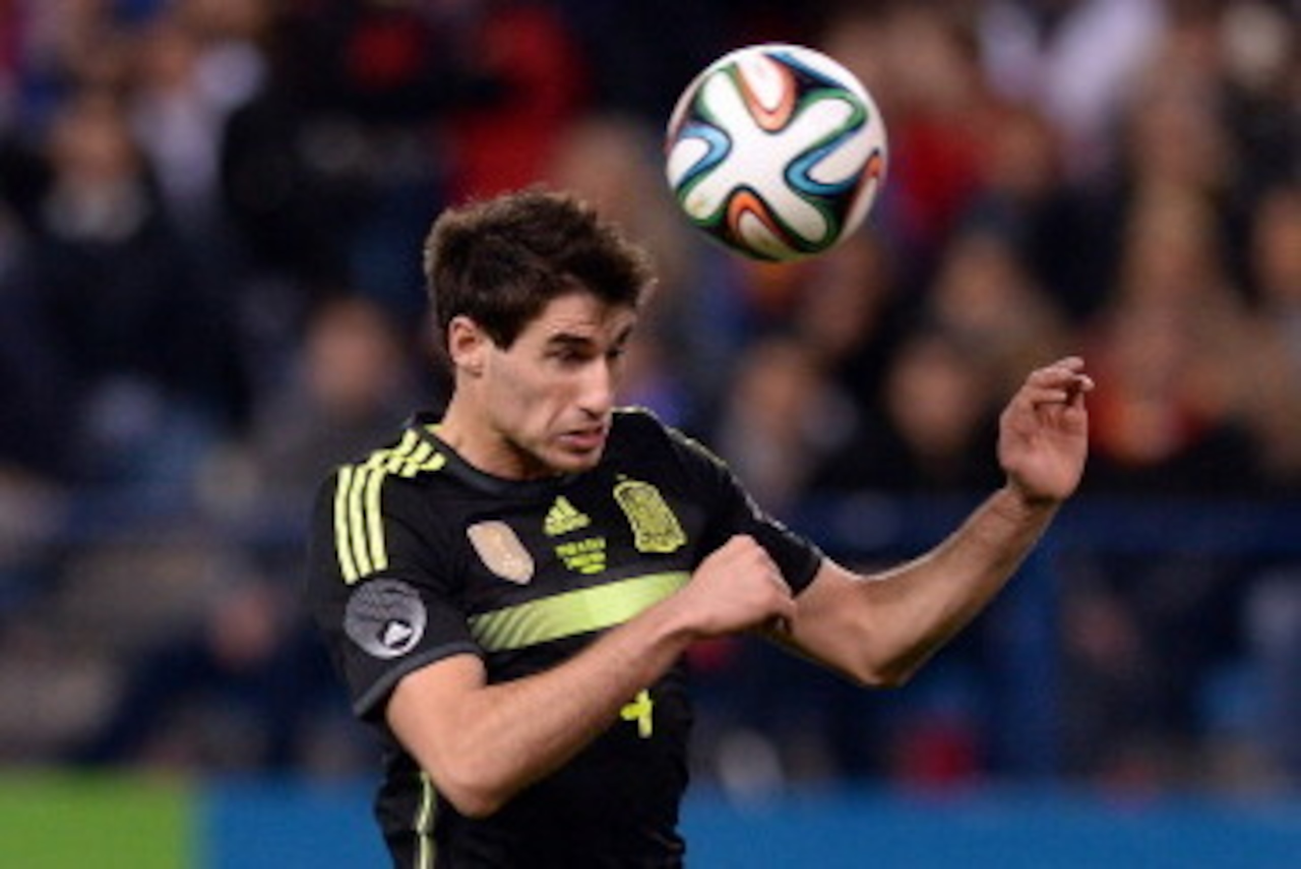 MADRID, SPAIN - MARCH 05:  Javi Martinez of Spain in action during the international friendly match between Spain and Italy at Vicente Calderon Stadium on March 5, 2014 in Madrid, Spain.  (Photo by Claudio Villa/Getty Images)