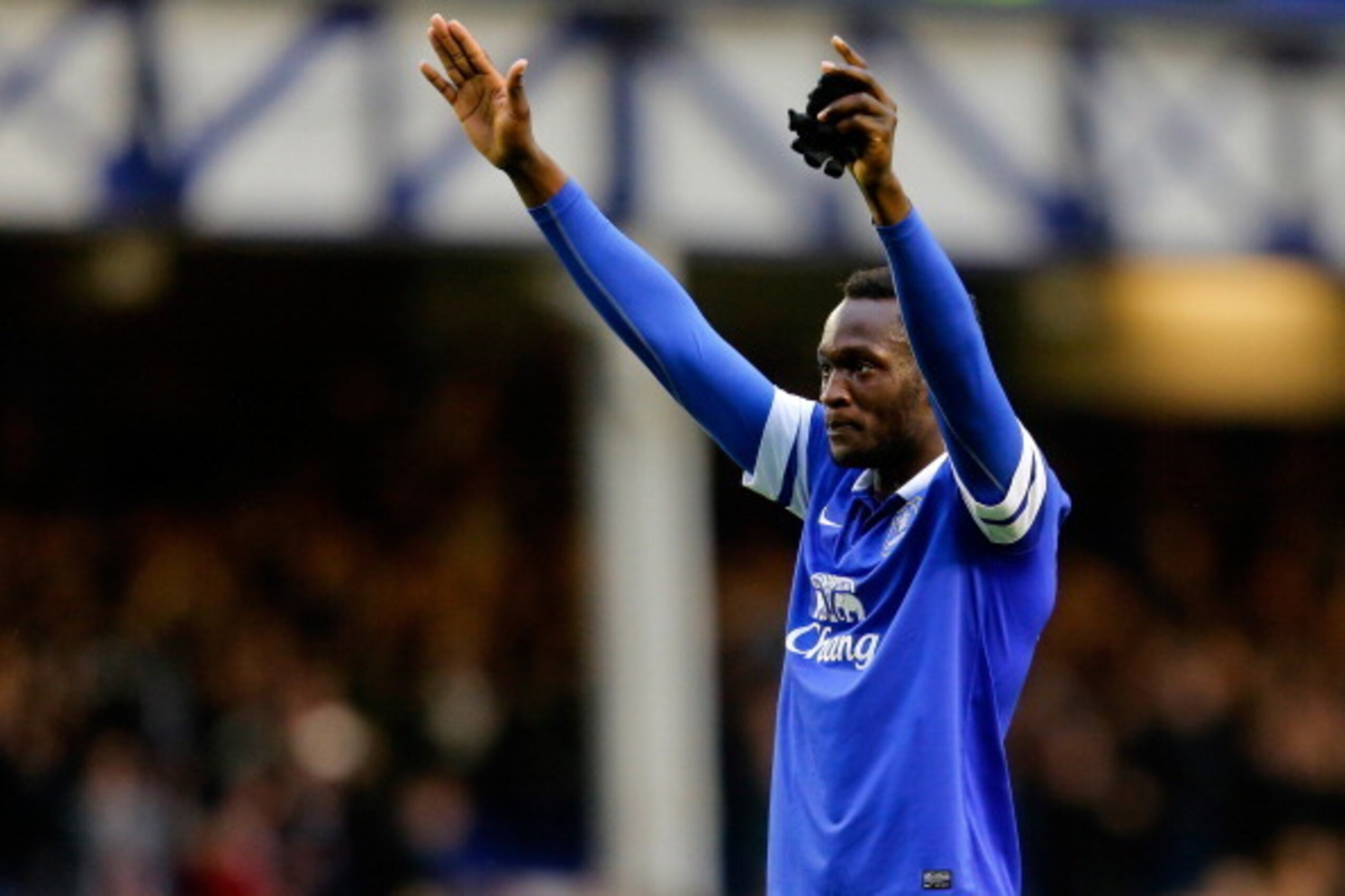 LIVERPOOL, ENGLAND - MARCH 01: Romelu Lukaku of Everton gestures to the crowd after the Barclays Premier League match between Everton and West Ham at Goodison Park on March 1, 2014 in Liverpool, England. (Photo by Paul Thomas/Getty Images)