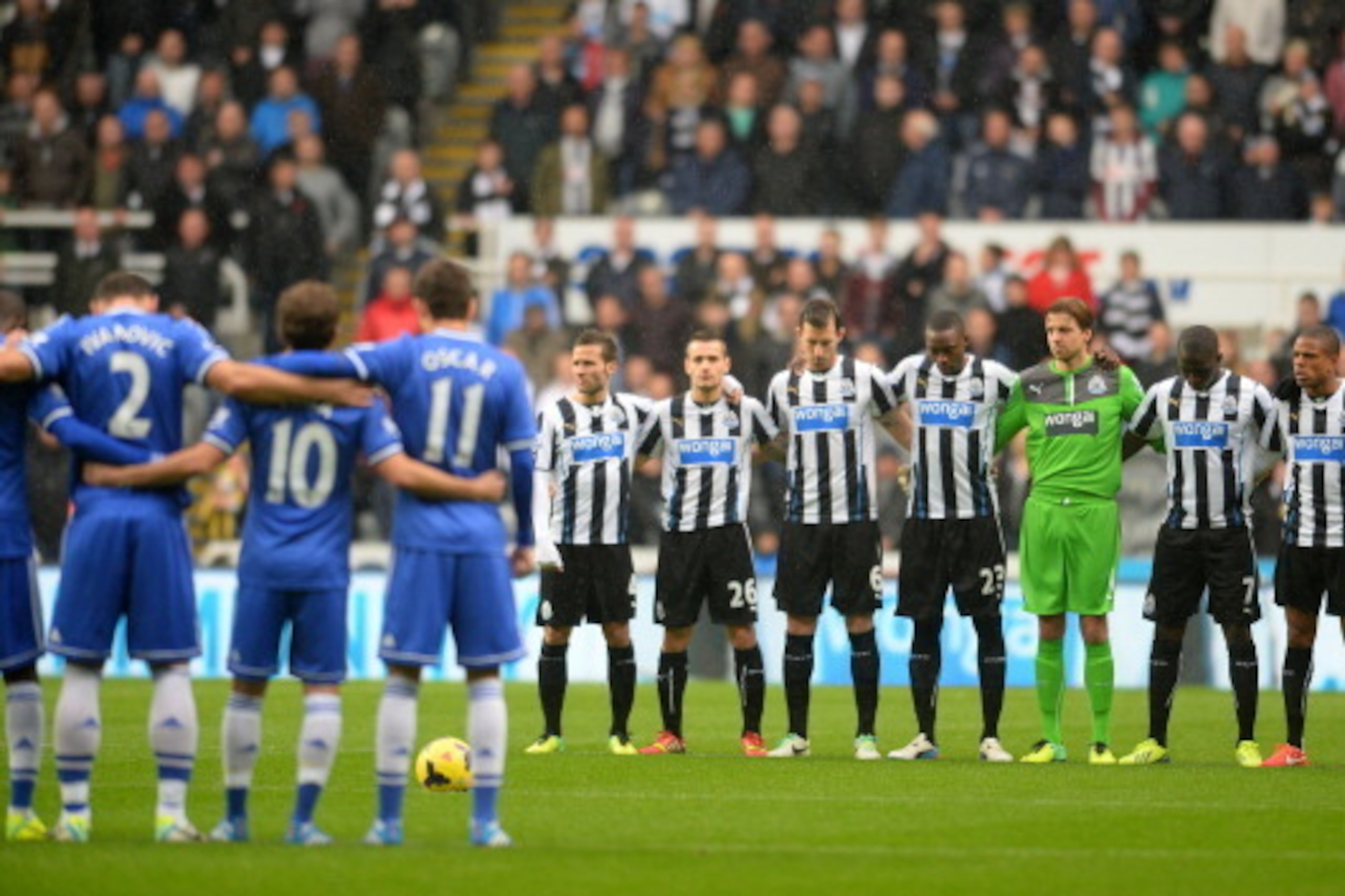 NEWCASTLE UPON TYNE, ENGLAND â NOVEMBER 02:  Newcastle United and Chelsea teams observe the one minute silence during the Barclays Premier League match between Newcastle United and Chelsea at St James' Park on November 02, 2013 in Newcastle upon Tyne, Eng