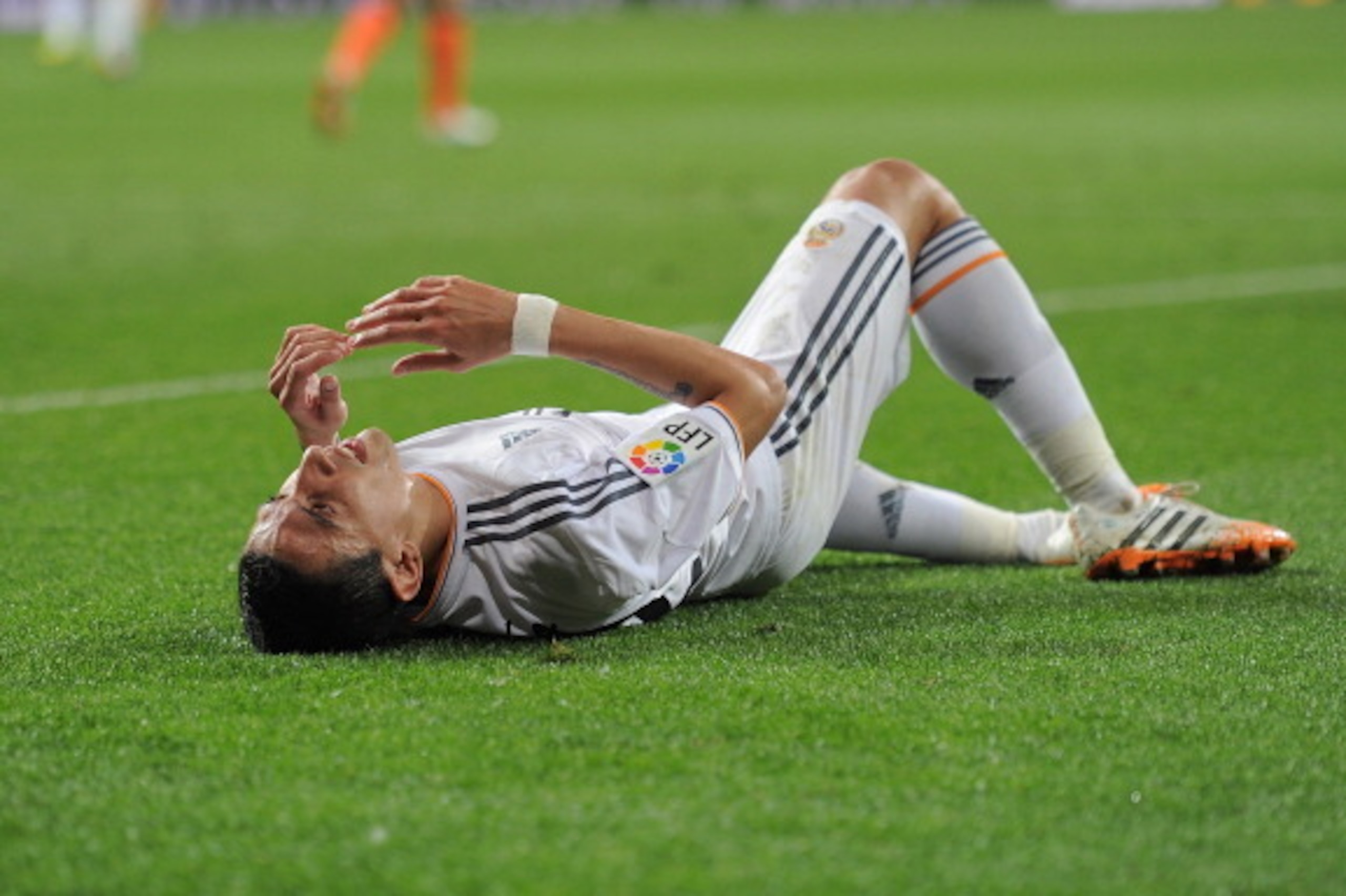 MADRID, SPAIN - MAY 04:  Angel Di Maria of Real Madrid FC reacts during the La Liga match between Real Madrid CF and Valencia CF at Santiago Bernabeu stadium on May 4, 2014 in Madrid, Spain.  (Photo by Denis Doyle/Getty Images)