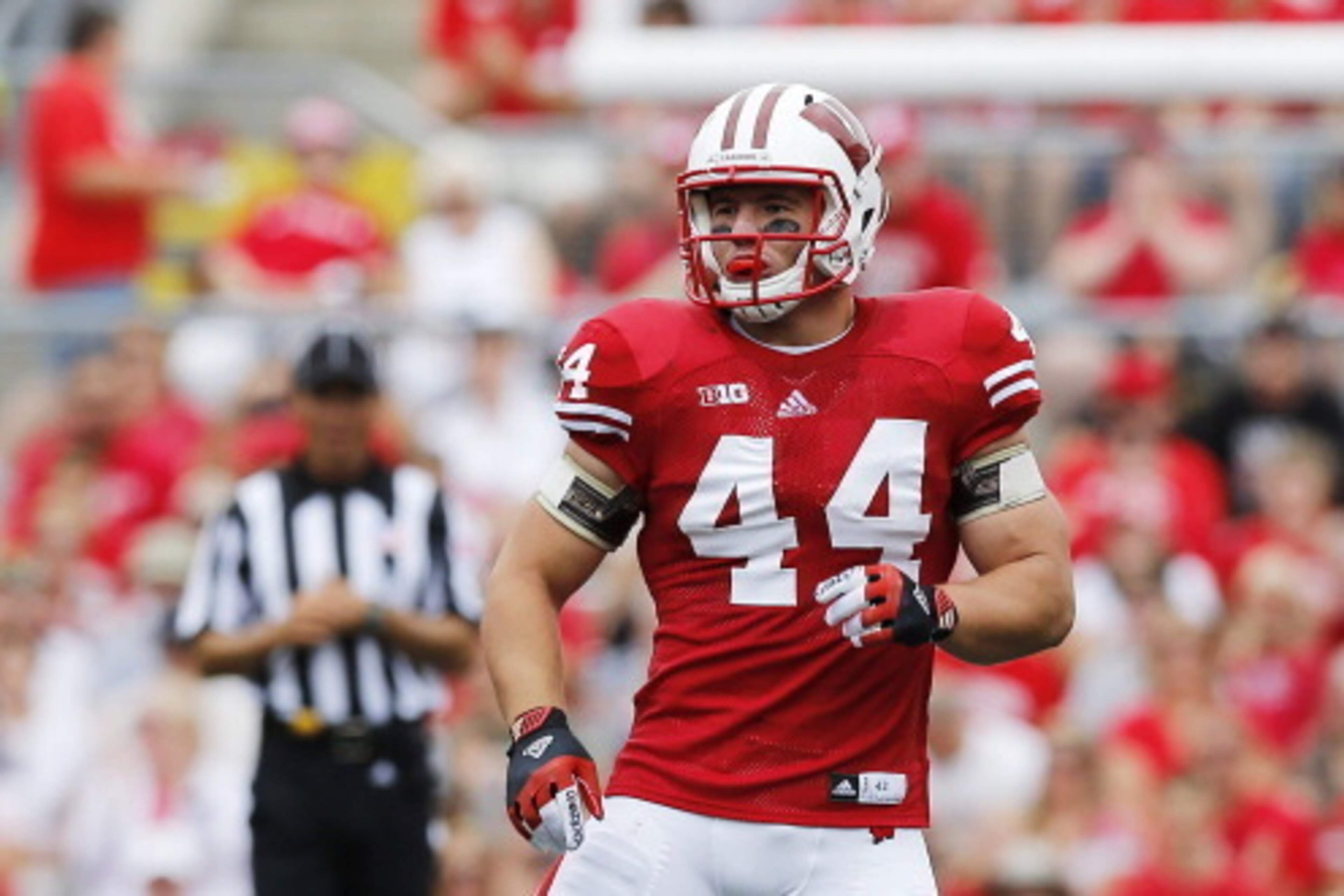 MADISON, WI - SEPTEMBER 01:  Linebacker Chris Borland #44 of the Wisconsin Badgers against the Northern Iowa Panthers on September 1, 2012 at Camp Randall Stadium in Madison, Wisconsin.  (Photo by Tom Lynn/Getty Images)