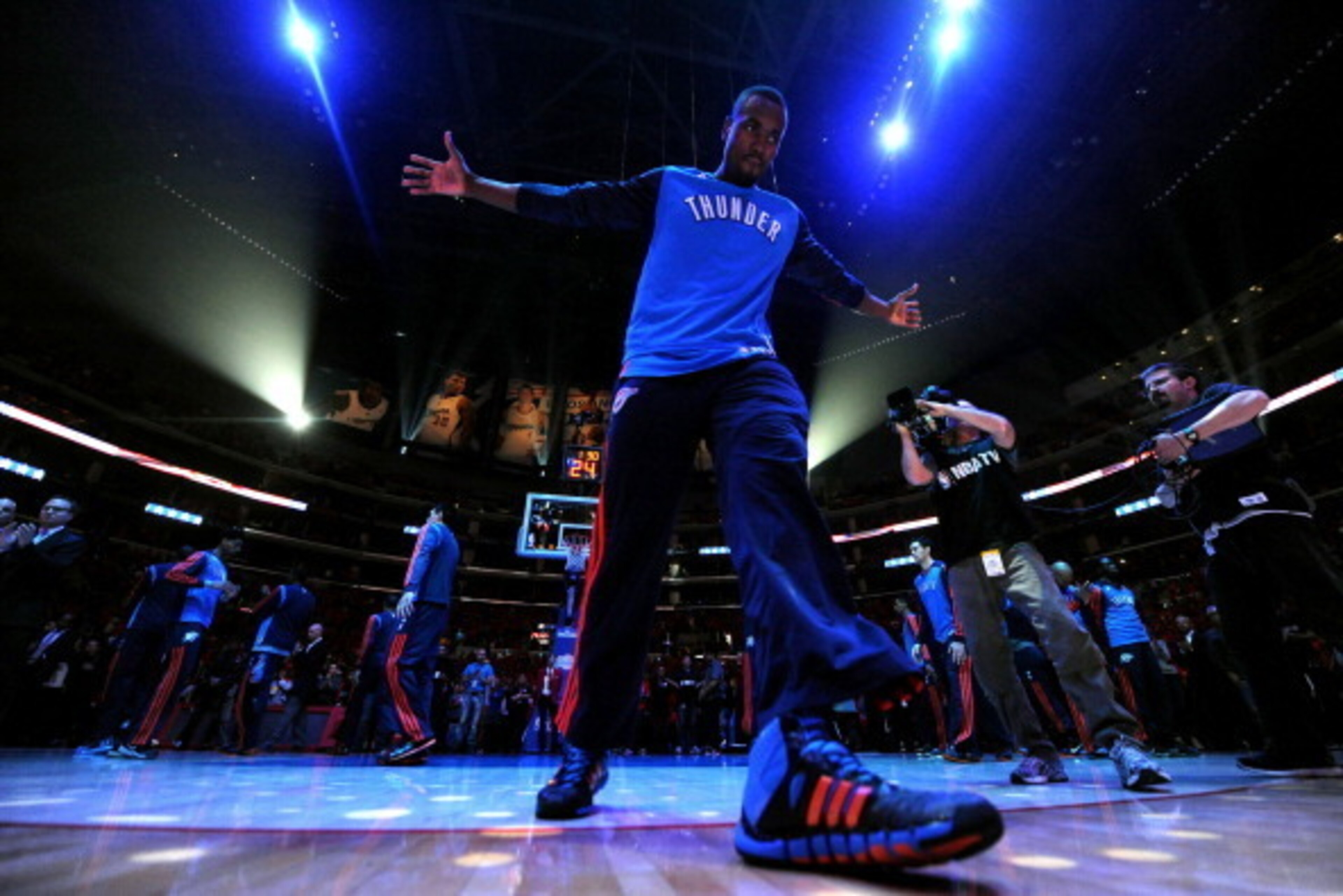 LOS ANGELES, CA - MAY 9: Serge Ibaka #9 of the Oklahoma City Thunder stands on the court before a game against the Oklahoma City Thunder Game Three of the Western Conference Semifinals during the 2014 NBA Playoffs at Staples Center on May 9, 2014 in Los A LOS ANGELES, CA - MAY 9: Serge Ibaka #9 of the Oklahoma City Thunder stands on the court before a game against the Oklahoma City Thunder Game Three of the Western Conference Semifinals during the 2014 NBA Playoffs at Staples Center on May 9, 2014 in Los A