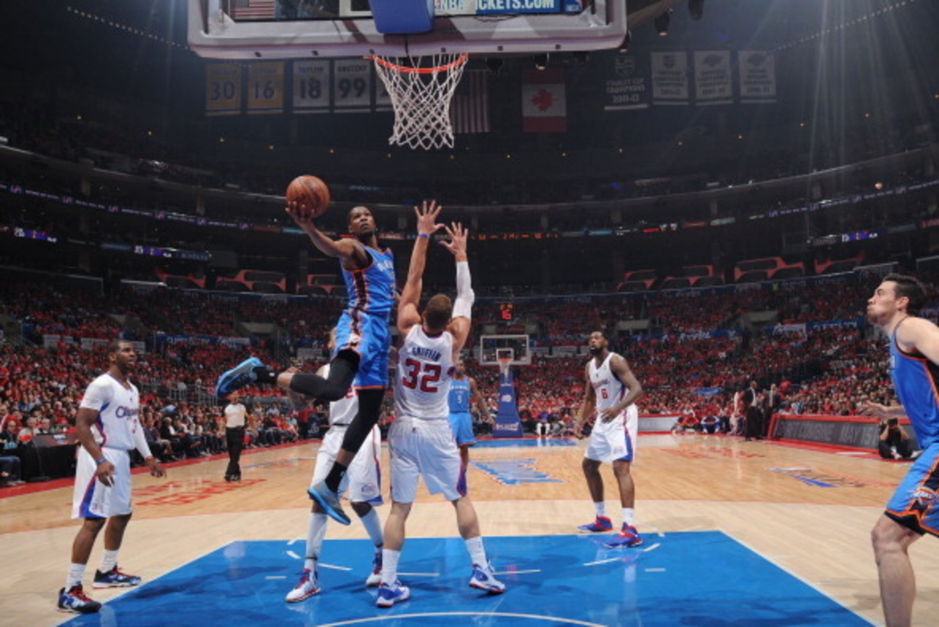 LOS ANGELES, CA - MAY 9: Kevin Durant #35 of the Oklahoma City Thunder shoots against the Los Angeles Clippers in Game Three of the Western Conference Semifinals during the 2014 NBA Playoffs at Staples Center on May 9, 2014 in Los Angeles, California. NOT LOS ANGELES, CA - MAY 9: Kevin Durant #35 of the Oklahoma City Thunder shoots against the Los Angeles Clippers in Game Three of the Western Conference Semifinals during the 2014 NBA Playoffs at Staples Center on May 9, 2014 in Los Angeles, California. NOT