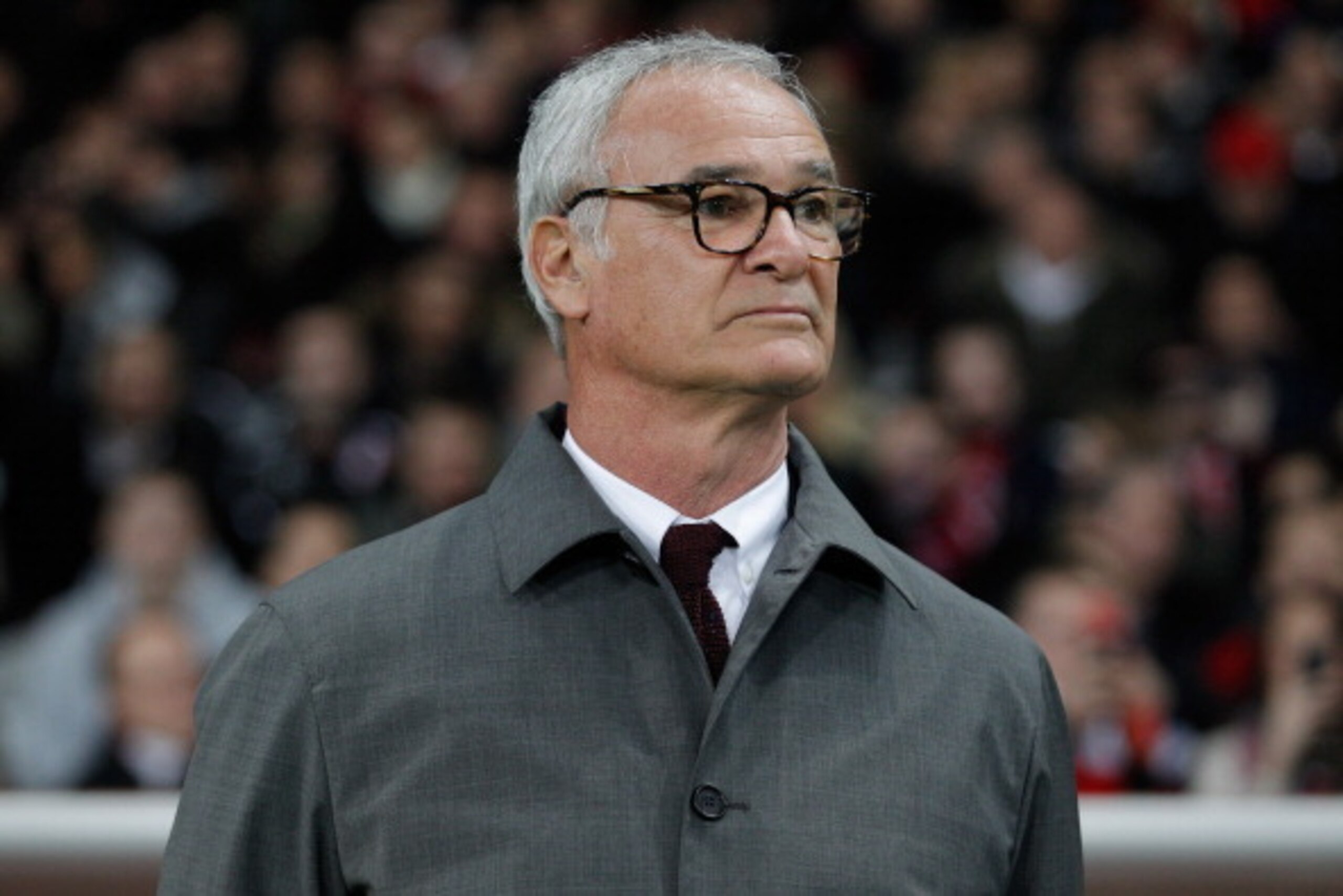 LILLE, FRANCE - NOVEMBER 03:  Monaco manager Claudio Ranieri looks on prior to kick off during the French Ligue 1 match between OSC Lille and AS Monaco at the Grand Stade Metropole Villeneuve-d'Ascq on November 3, 2013 in Lille, France.  (Photo by Harry E