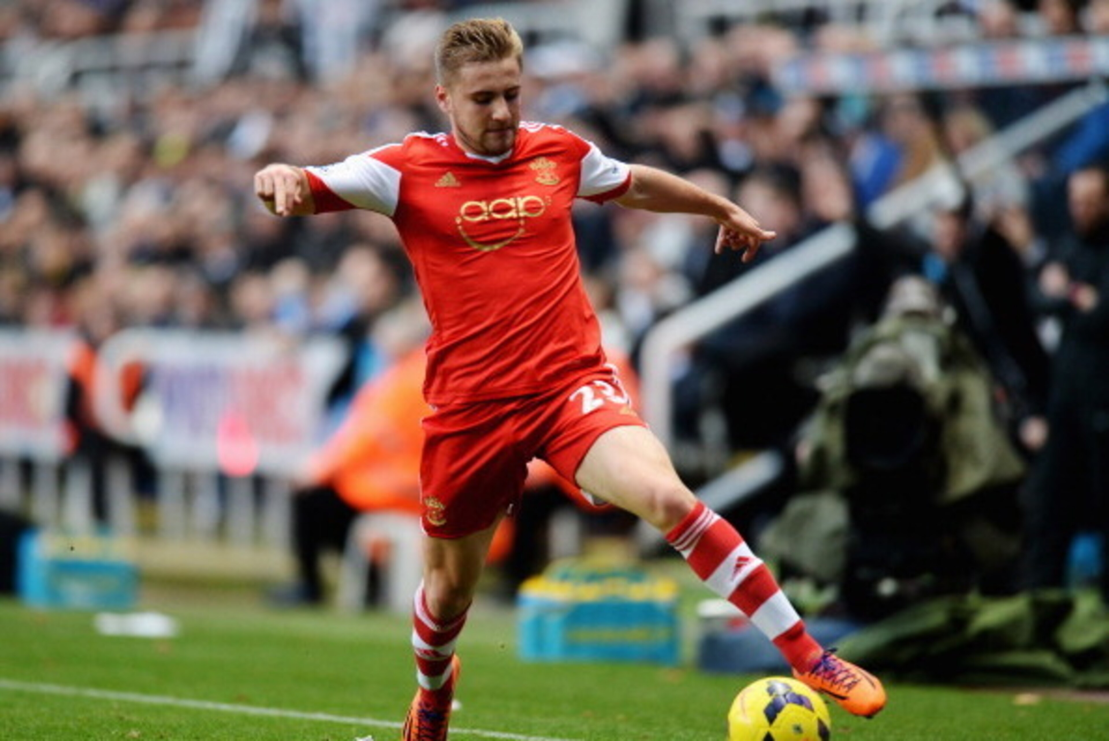 NEWCASTLE UPON TYNE, ENGLAND - DECEMBER 14: Luke Shaw of Southampton during the Barclays Premier League match between Newcastle United and Southampton at St James' Park on December 14, 2013 in Newcastle upon Tyne, England. (Photo by Tony Marshall/Getty NEWCASTLE UPON TYNE, ENGLAND - DECEMBER 14: Luke Shaw of Southampton during the Barclays Premier League match between Newcastle United and Southampton at St James' Park on December 14, 2013 in Newcastle upon Tyne, England. (Photo by Tony Marshall/Getty