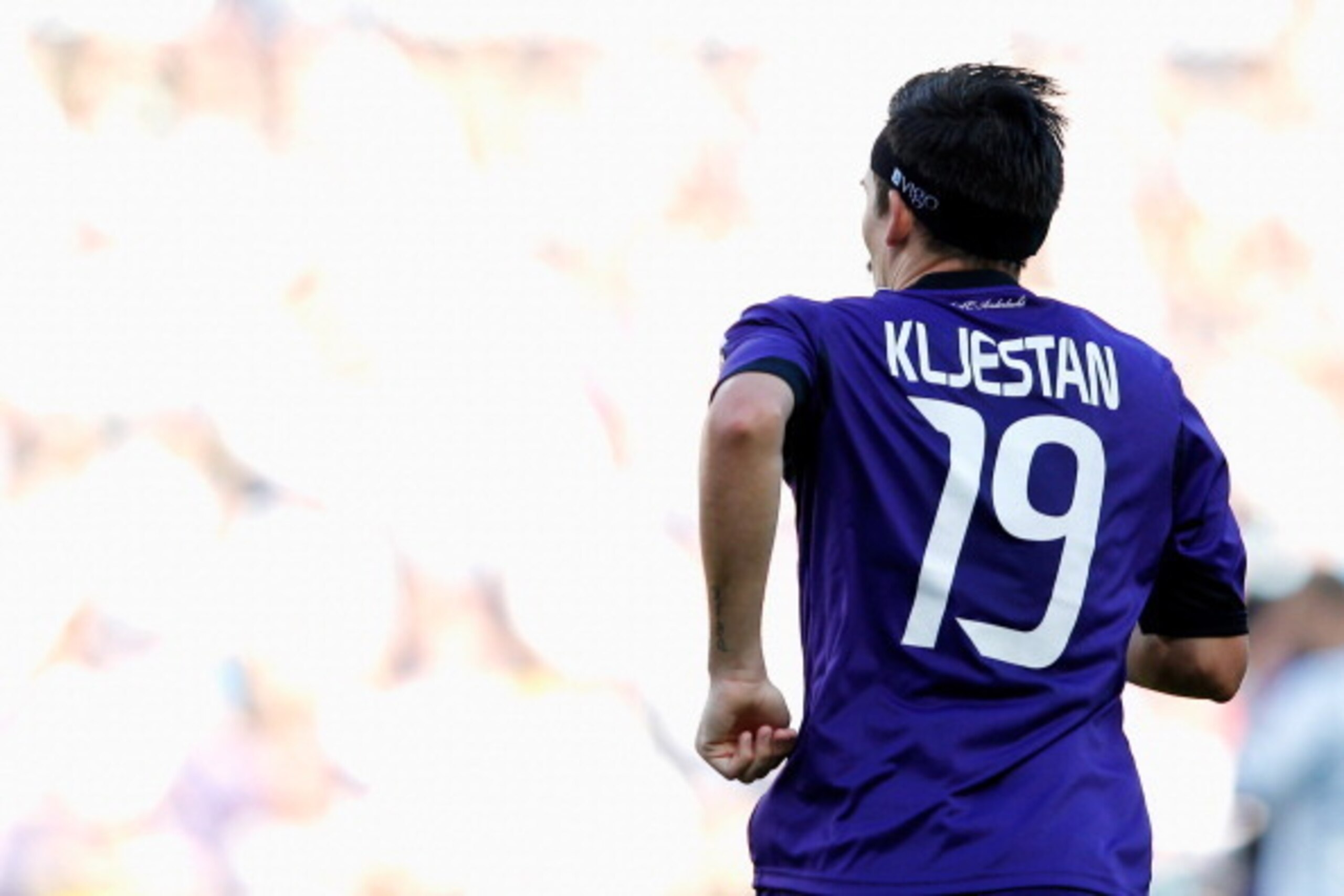 ANDERLECHT, BELGIUM - AUGUST 11:  Sacha Kljestan of Anderlecht in action during the Jupiler League match between RSC Anderlecht and KAA Gent held at the Constant Vanden Stock Stadium on August 11, 2013 in Anderlecht, Belgium.  (Photo by Dean Mouhtaropoulo