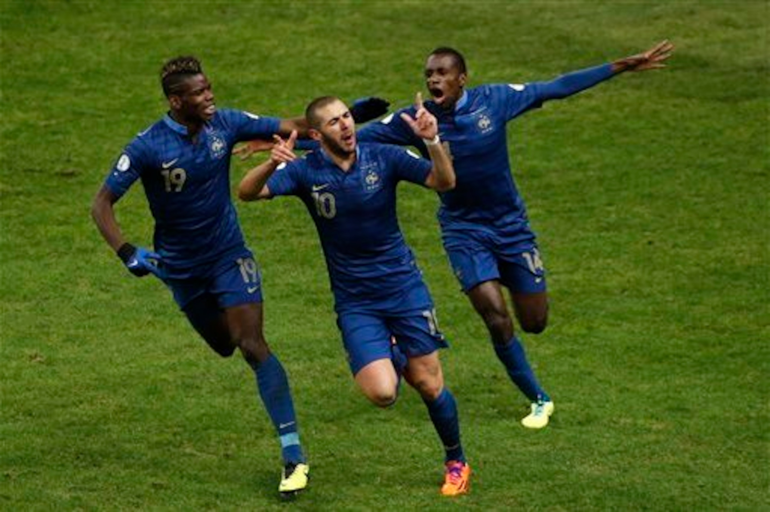 Pogba and Matuidi, the protectors, flank Benzema