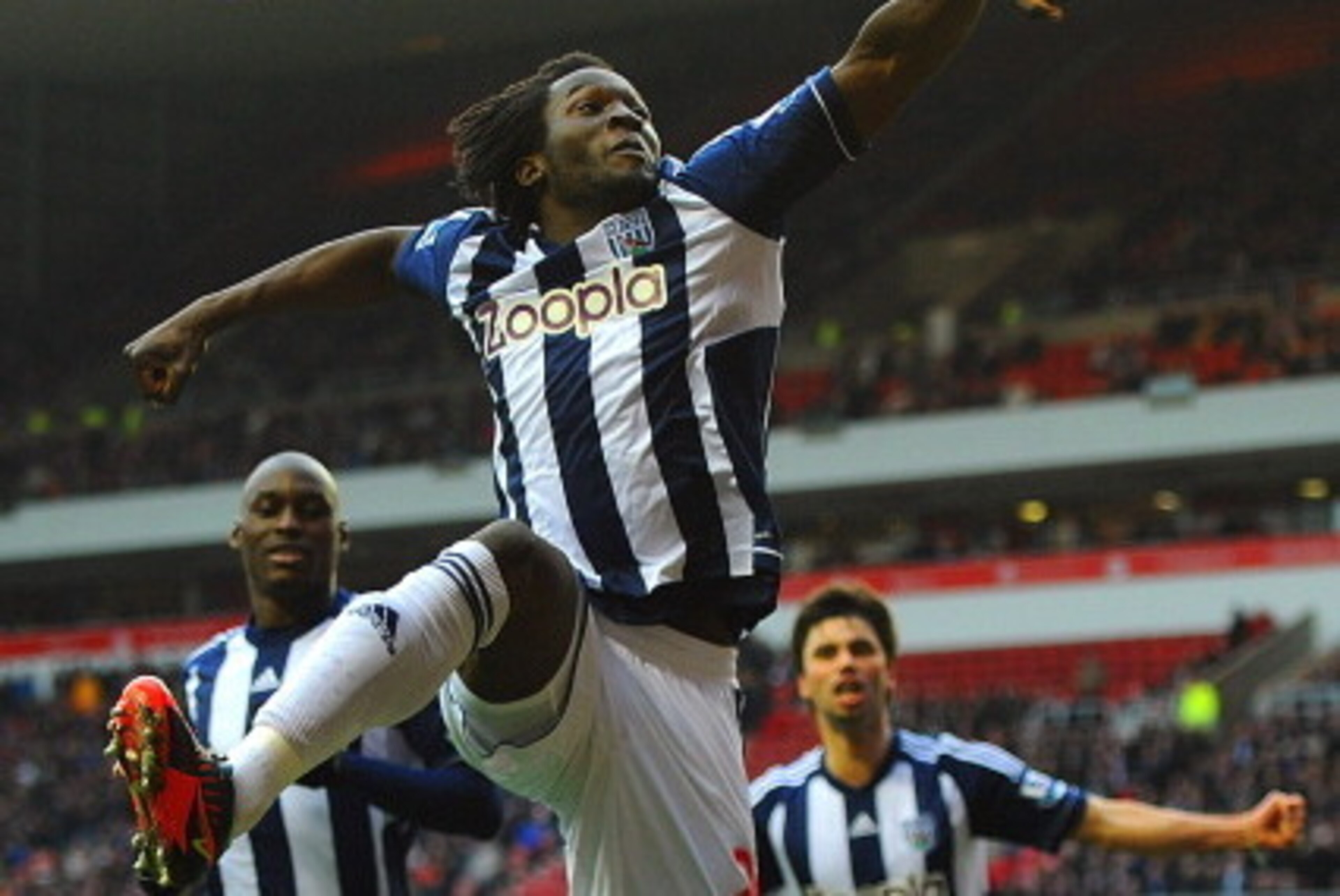 SUNDERLAND, ENGLAND - NOVEMBER 24: Romelu Lukaku of West Brom celebrates scoring to make it 3-1 during the Barclays Premier League match between Sunderland and West Bromwich Albion at the Stadium of Light on November 24, 2012 in Sunderland, England.  (Pho