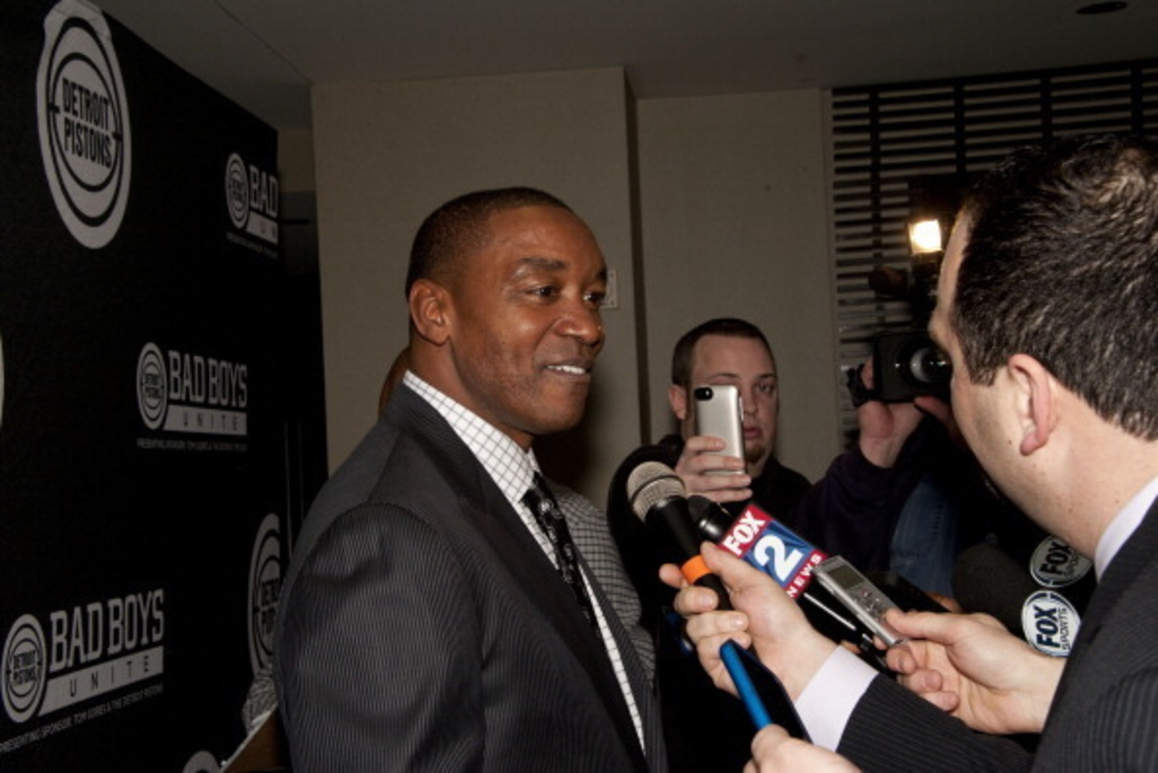 AUBURN HILLS, MI - MARCH 28: Former 'Bad Boys' Detroit Pistons player Isiah Thomas attend a game against the Miami Heat to honor the 1989 NBA Championship team and to celebrate the 25th Anniversary of their first NBA Championship at the Palace of Auburn AUBURN HILLS, MI - MARCH 28: Former 'Bad Boys' Detroit Pistons player Isiah Thomas attend a game against the Miami Heat to honor the 1989 NBA Championship team and to celebrate the 25th Anniversary of their first NBA Championship at the Palace of Auburn